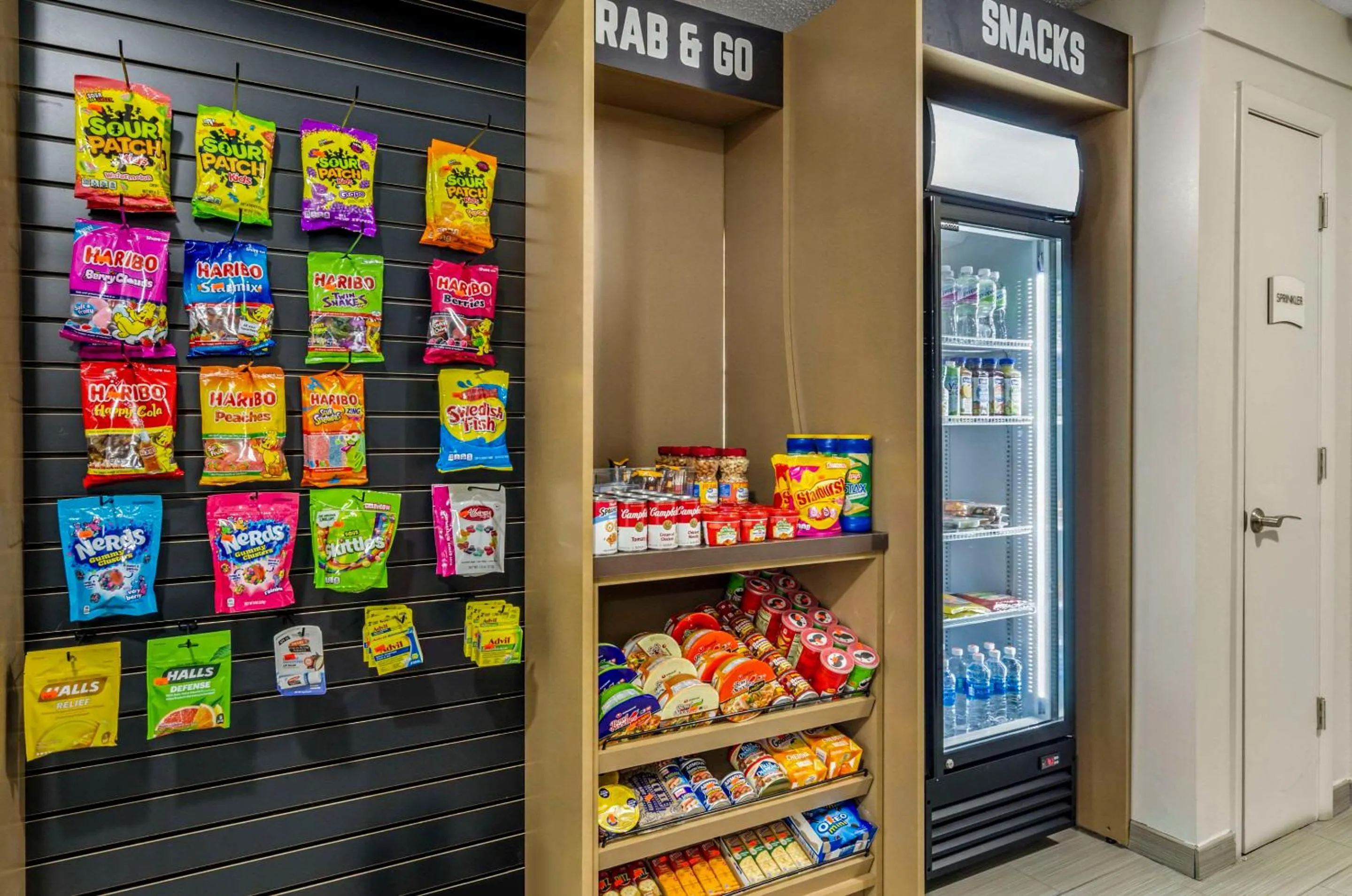 Food and drinks in Clarion Pointe Staunton East