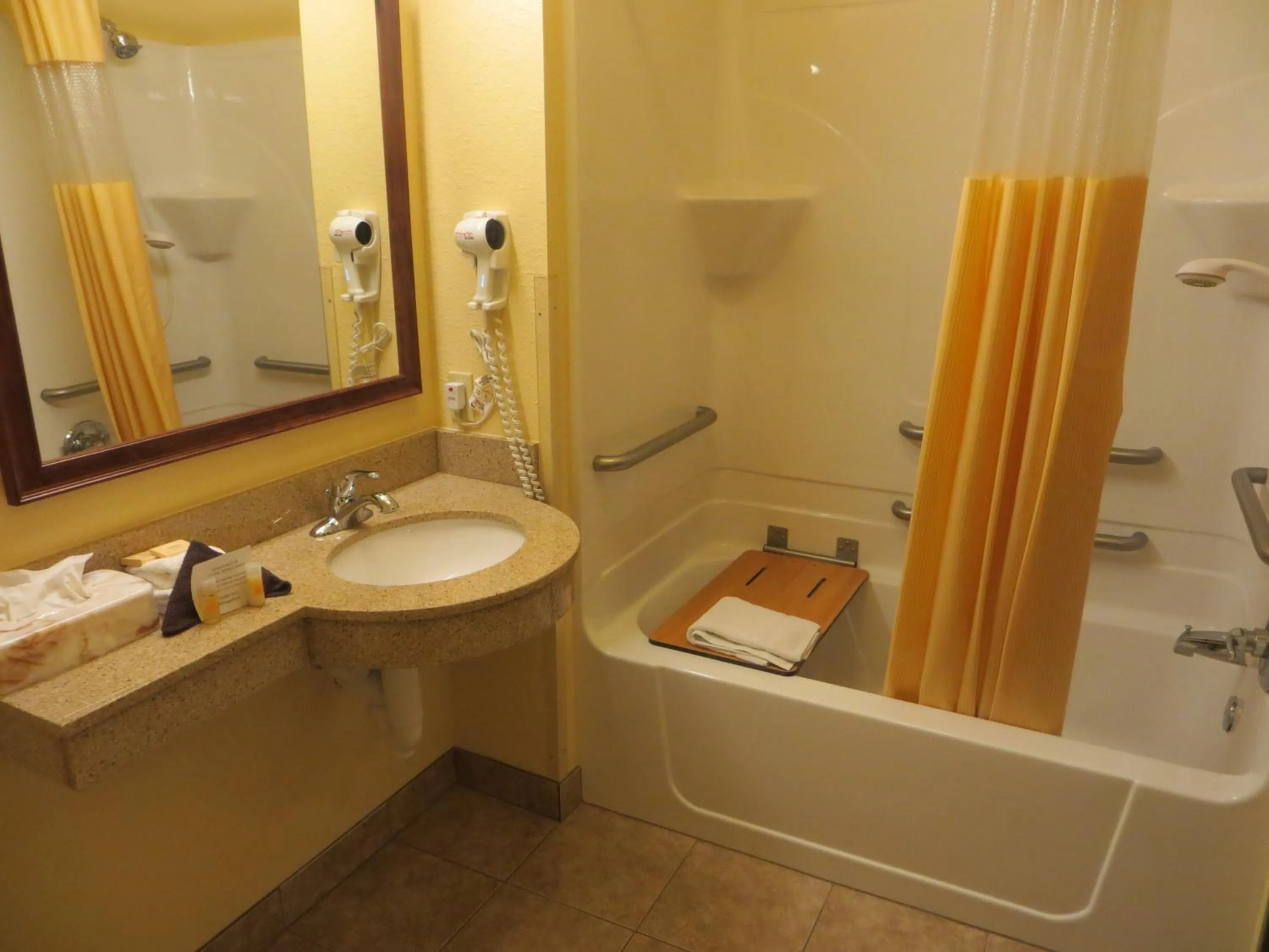 Bathroom in Days Inn by Wyndham Ellis