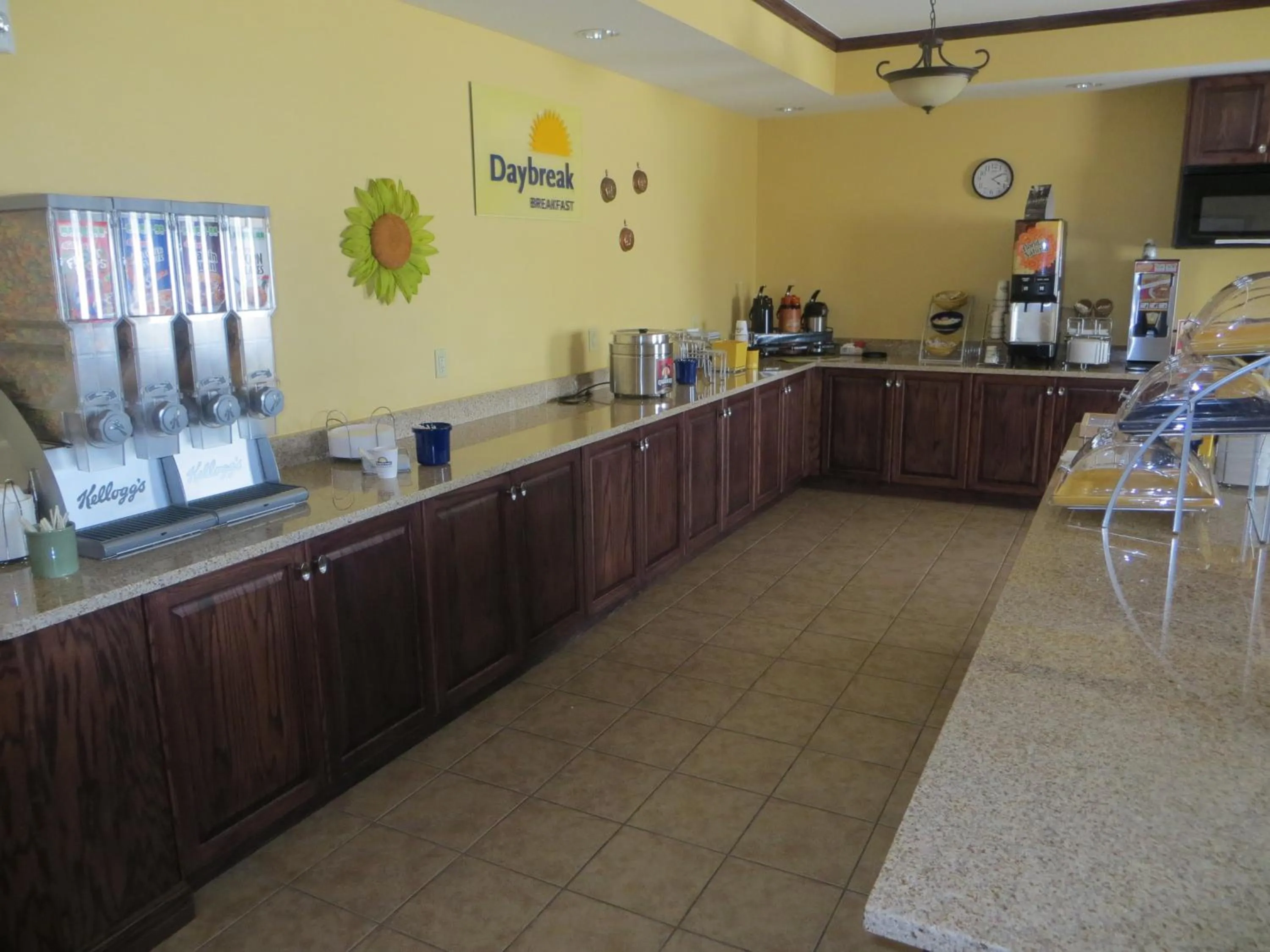 Breakfast in Days Inn by Wyndham Ellis