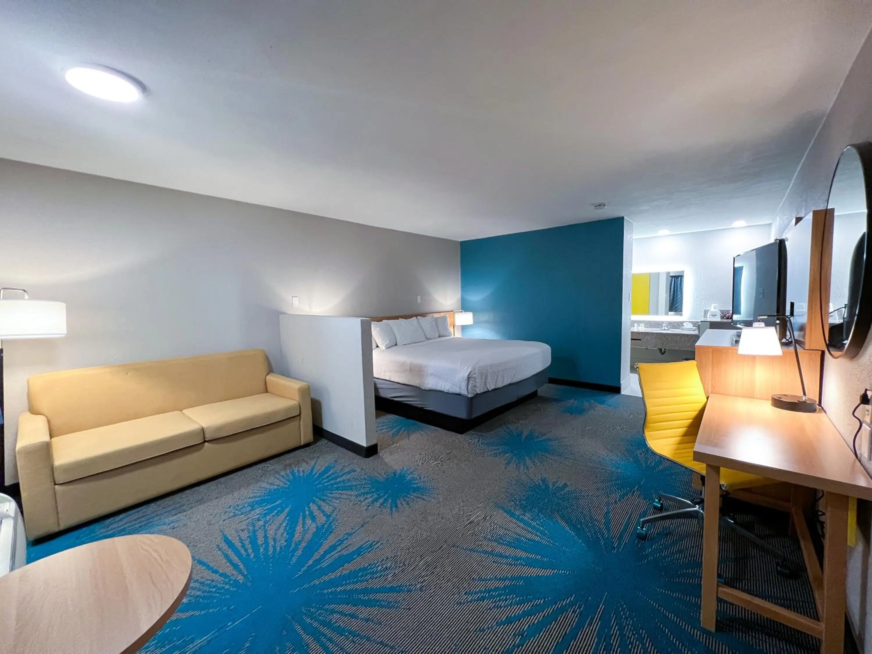 Bed in Days Inn & Suites by Wyndham Santa Rosa, NM