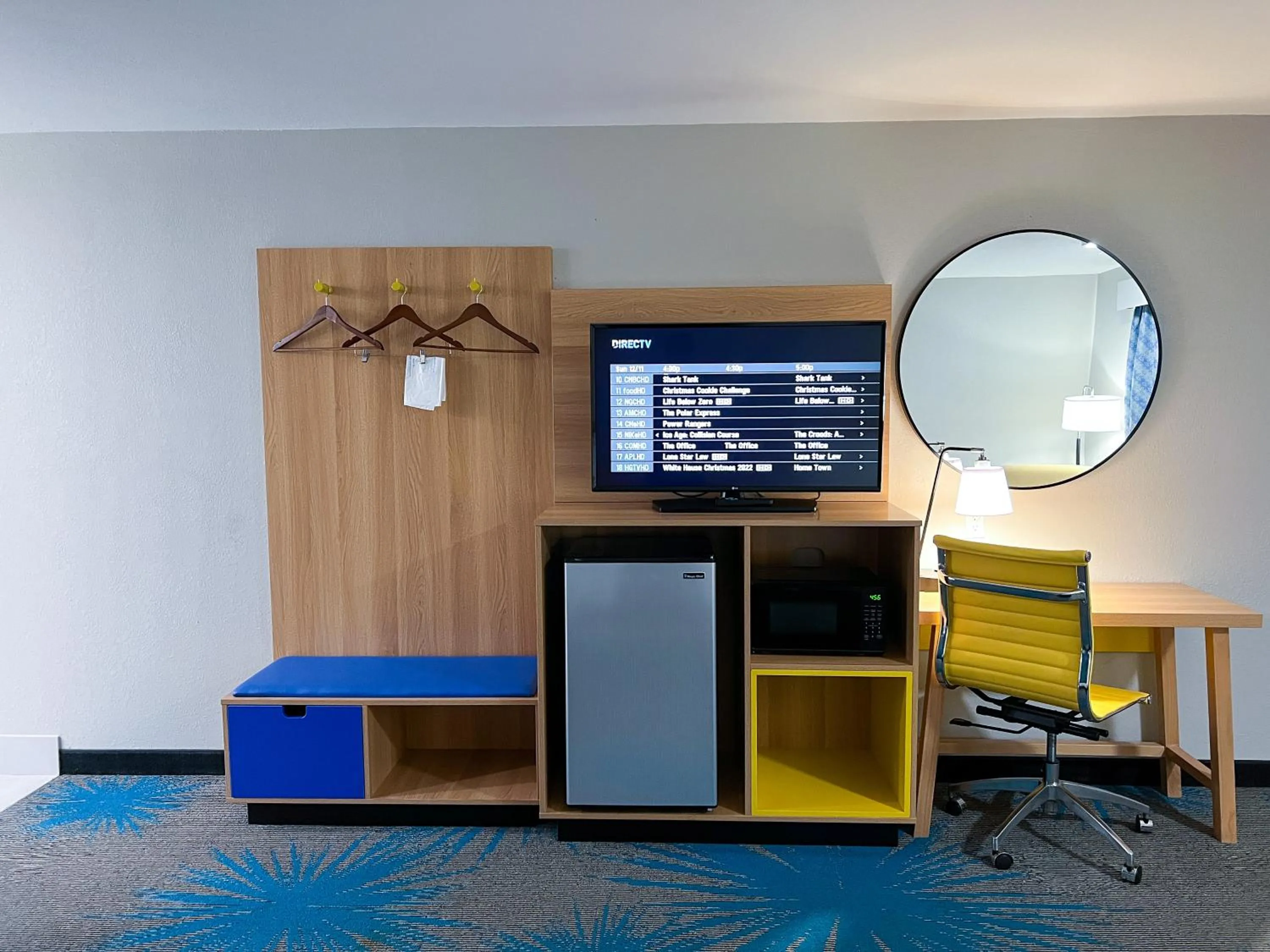 TV and multimedia in Days Inn & Suites by Wyndham Santa Rosa, NM