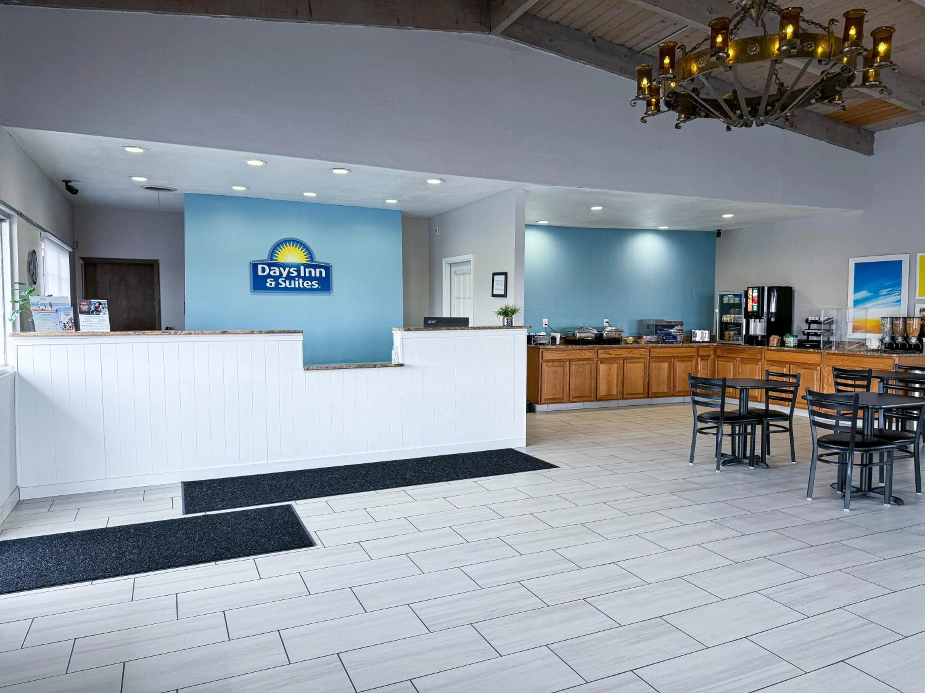 Lobby or reception in Days Inn & Suites by Wyndham Santa Rosa, NM