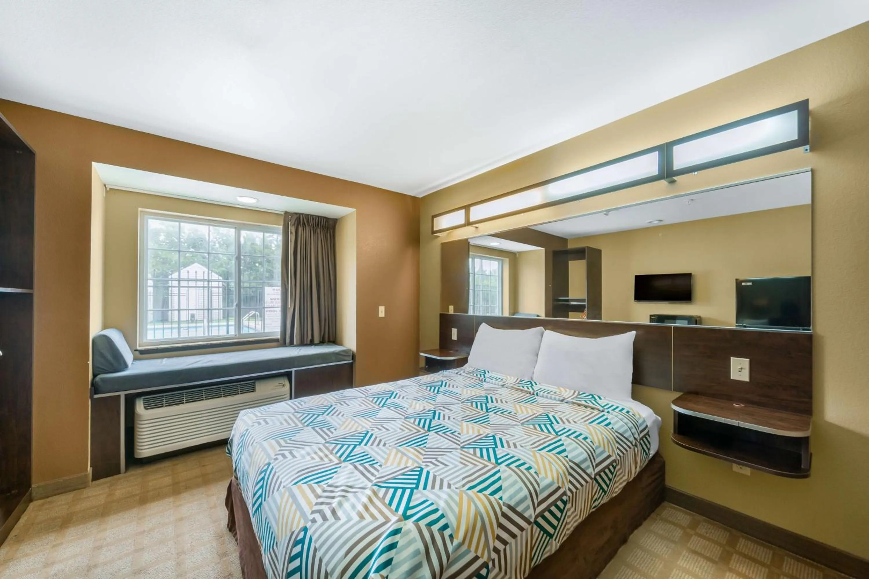 Bedroom, Bed in Motel 6 Breaux Bridge, LA