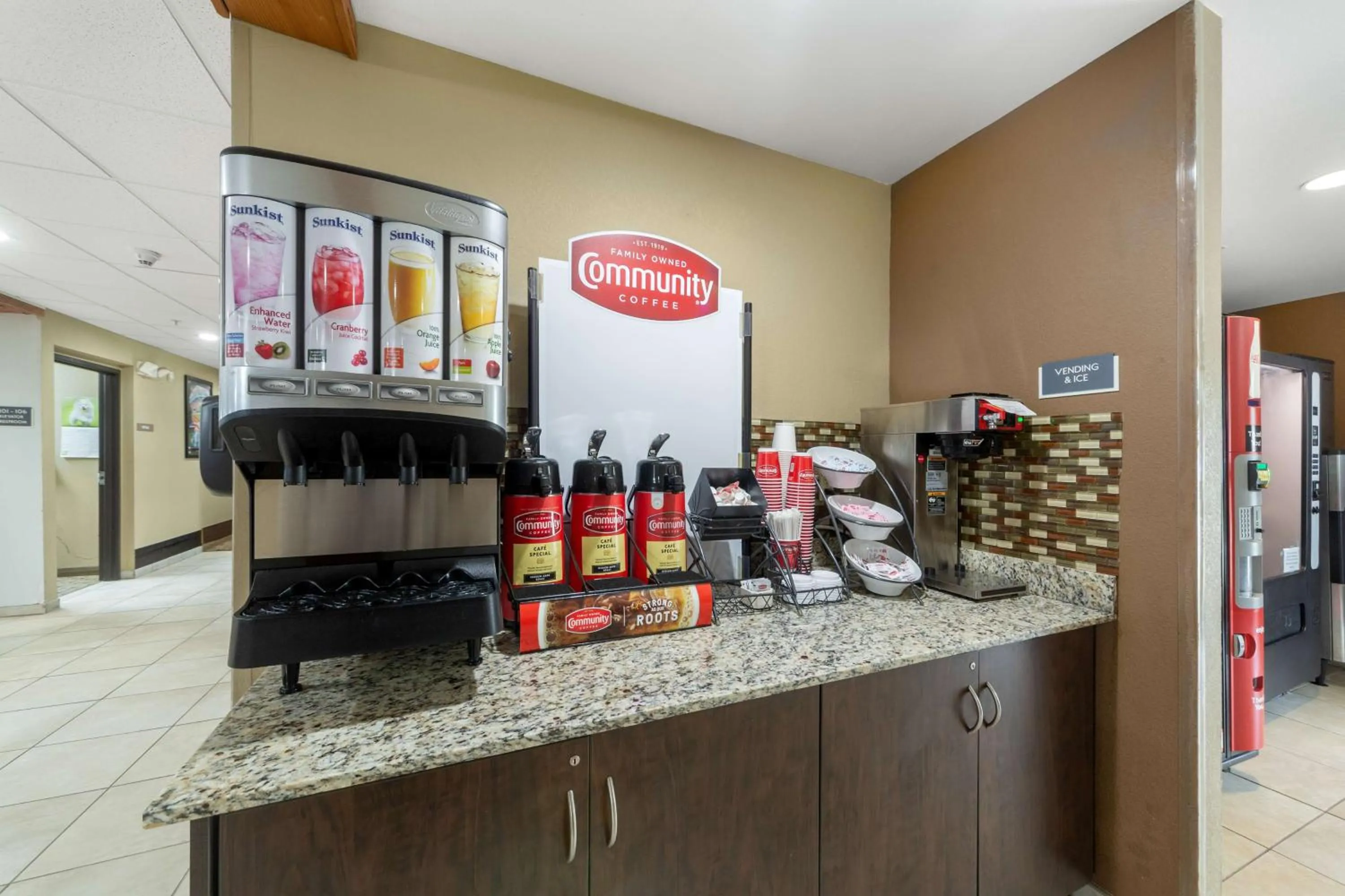 Food and drinks in Motel 6 Breaux Bridge, LA