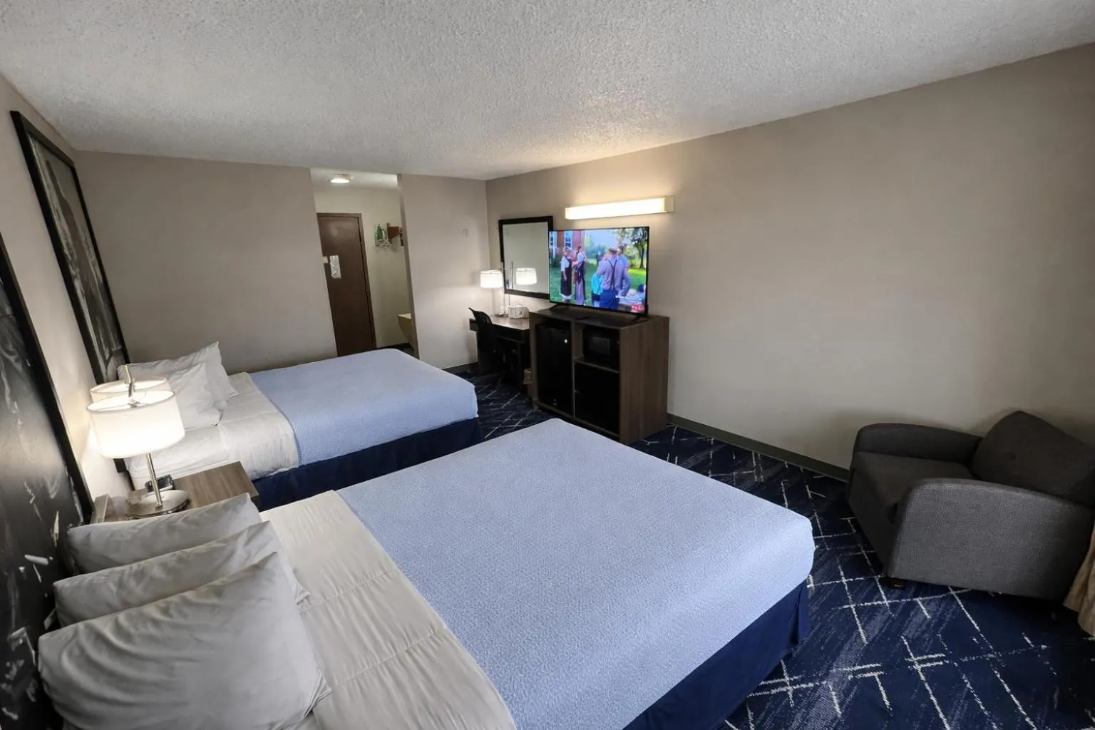 Bedroom, Bed in Super 8 by Wyndham Sturgis