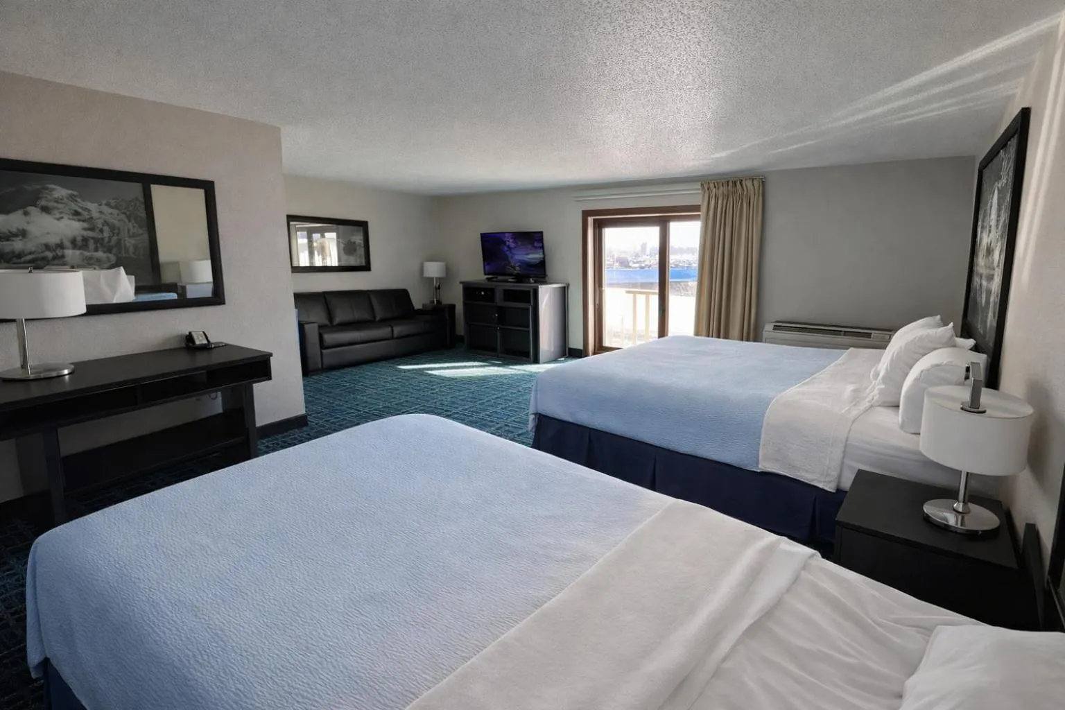 Bedroom, Bed in Super 8 by Wyndham Sturgis