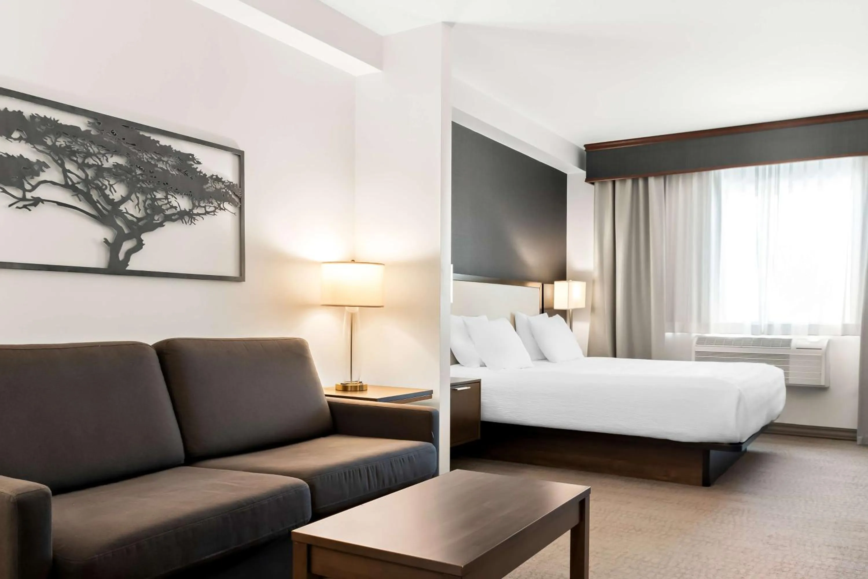 Photo of the whole room, Bed in Best Western Plus Morden