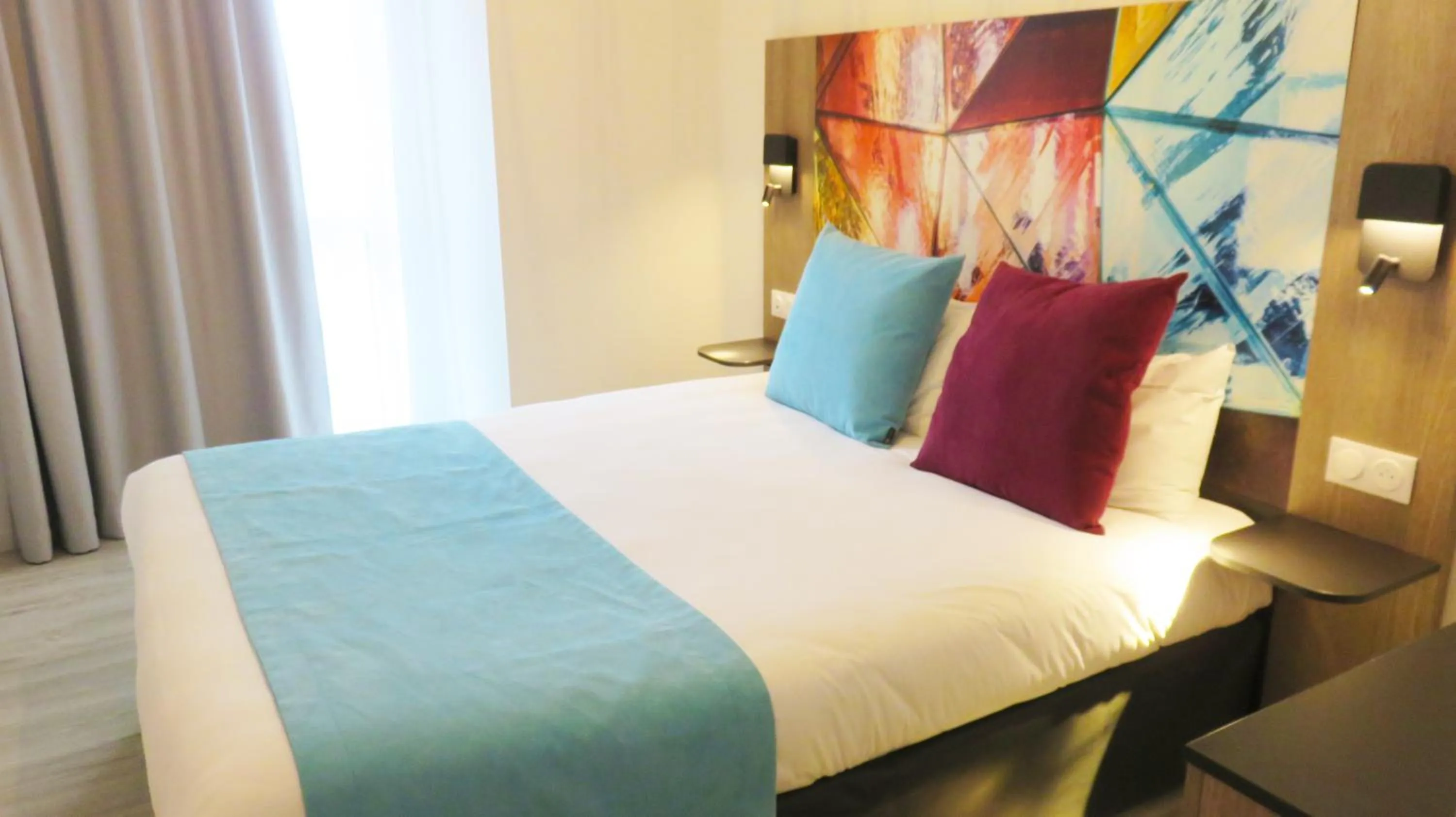 Bed in Appart-Hôtel Mer & Golf City Bordeaux Lac