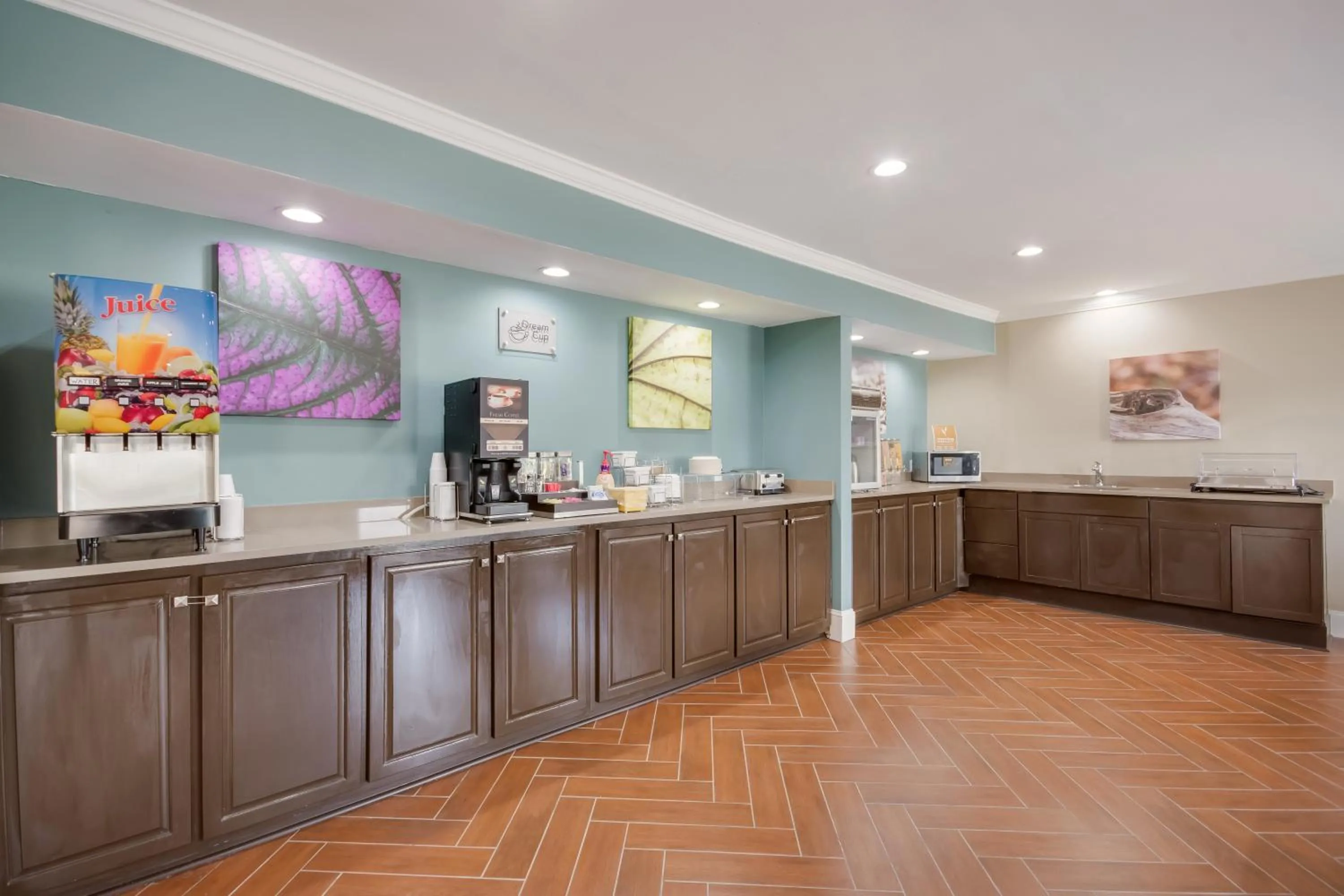 Breakfast in Sleep Inn & Suites Niceville - Destin