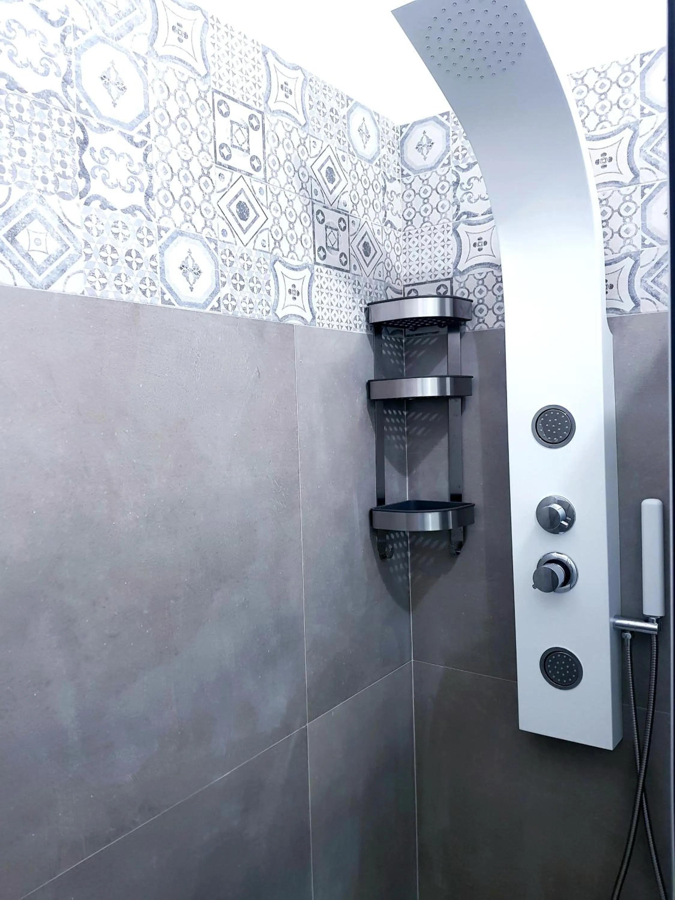 Bathroom in Pupi 93 Rooms