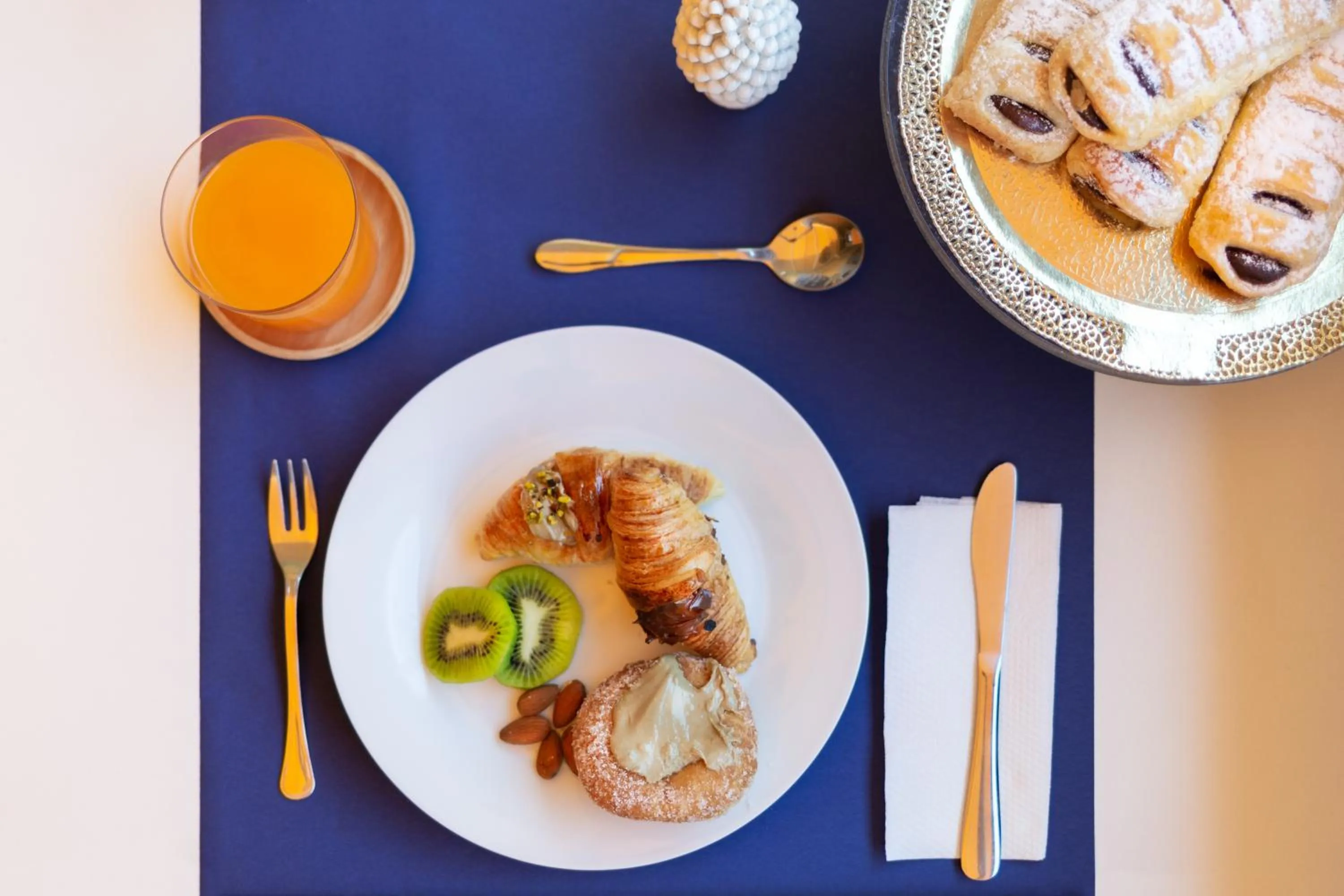 Breakfast in Pupi 93 Rooms