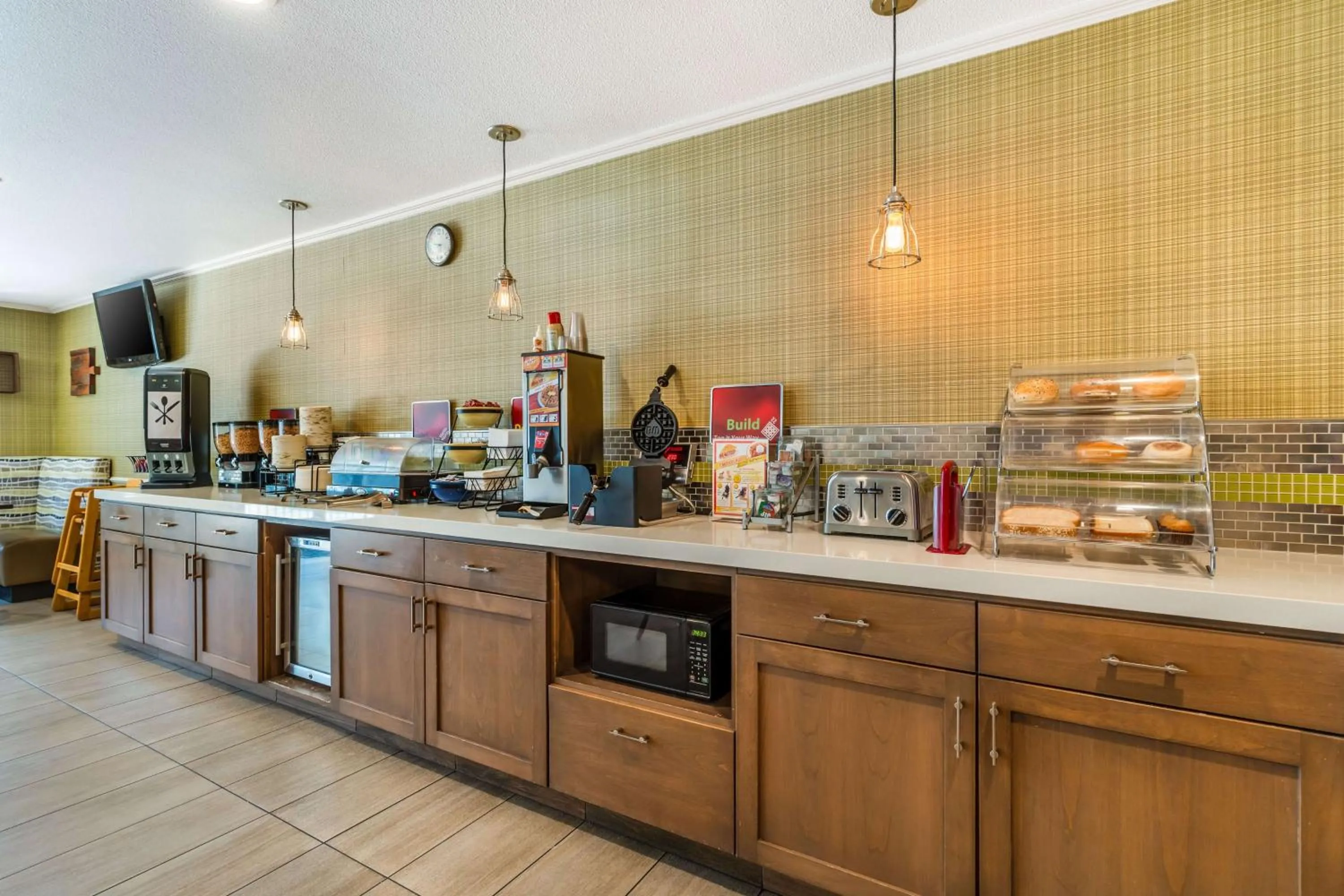 Breakfast in Best Western Plus Inn Scotts Valley