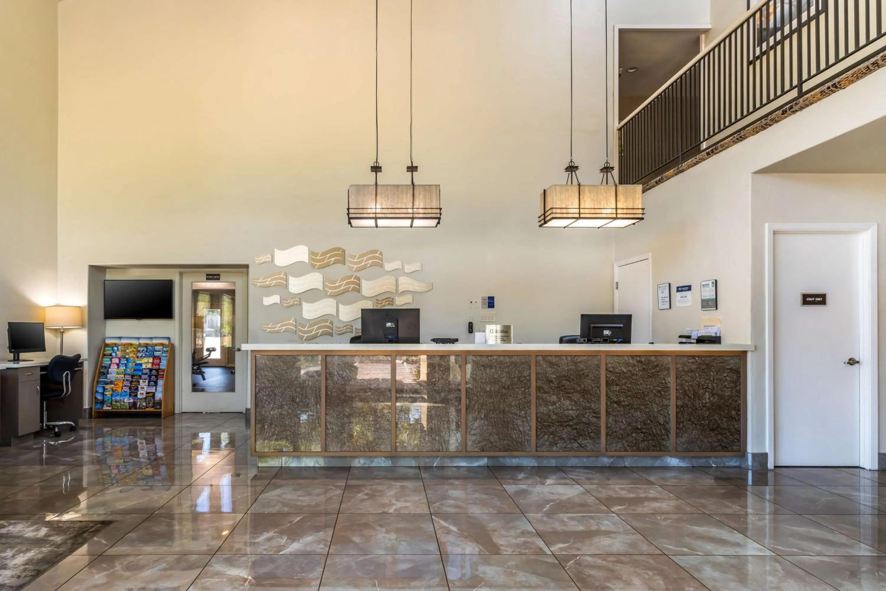 Lobby or reception in Best Western Plus Inn Scotts Valley