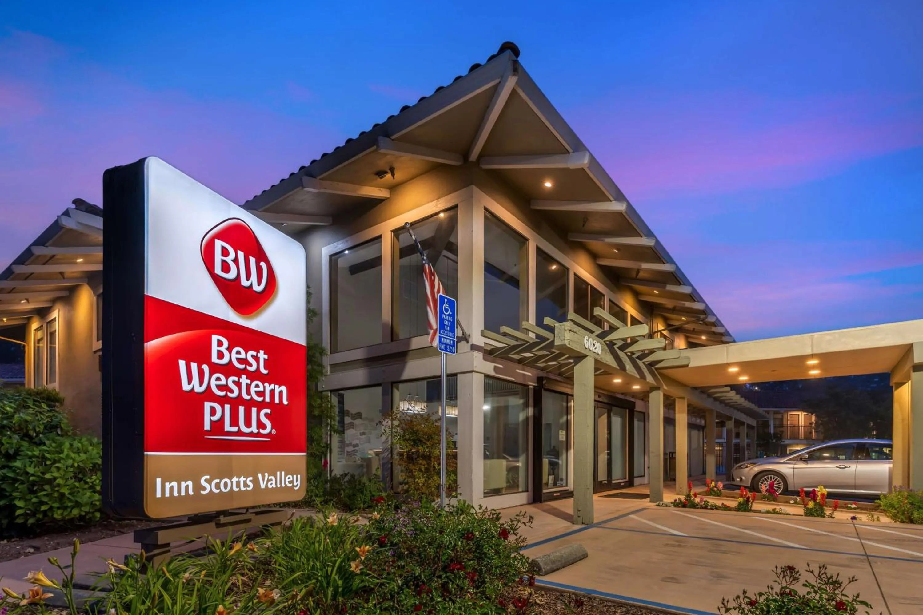 Property building in Best Western Plus Inn Scotts Valley