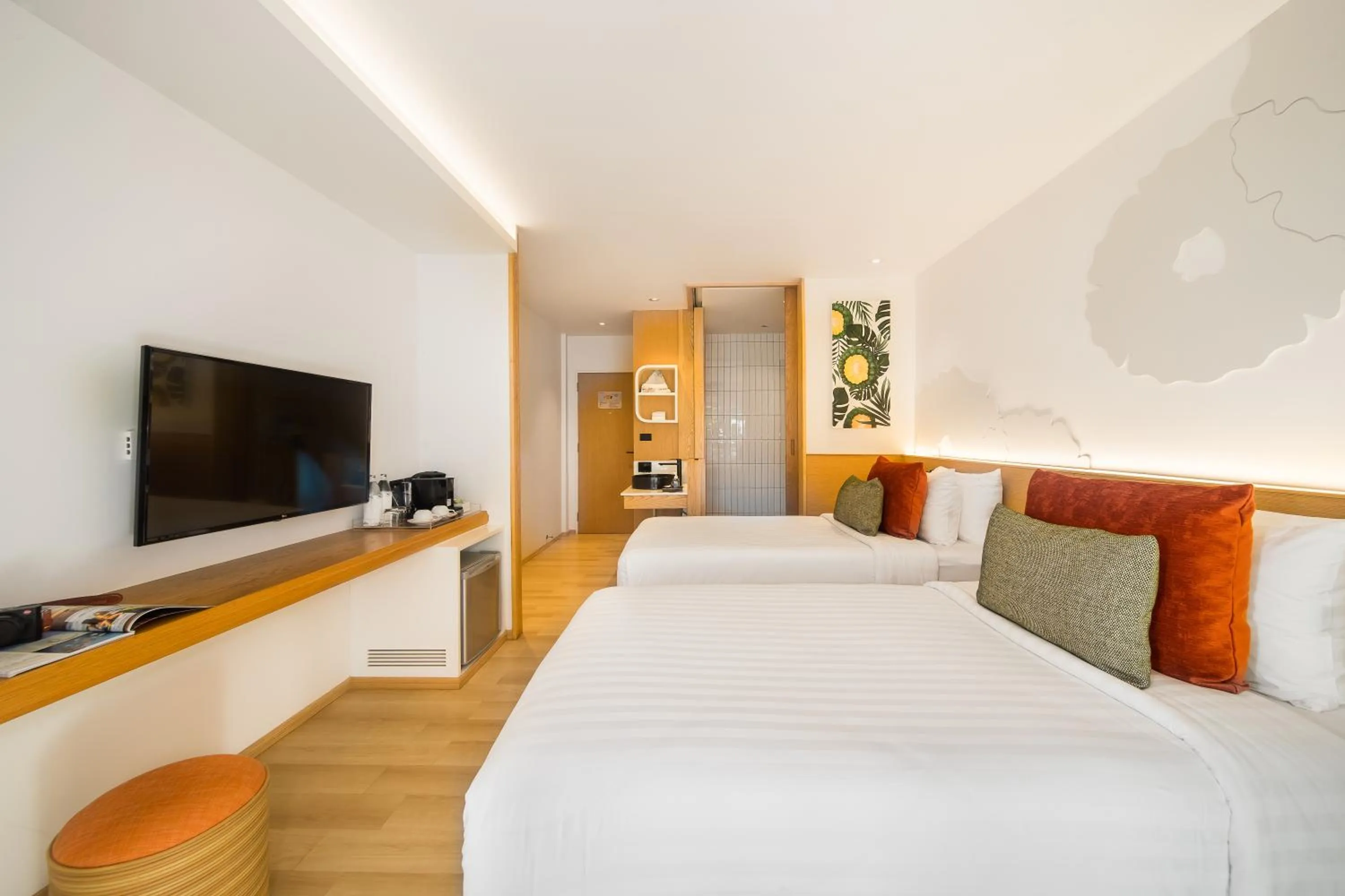 Photo of the whole room, Bed in La Vida Samui