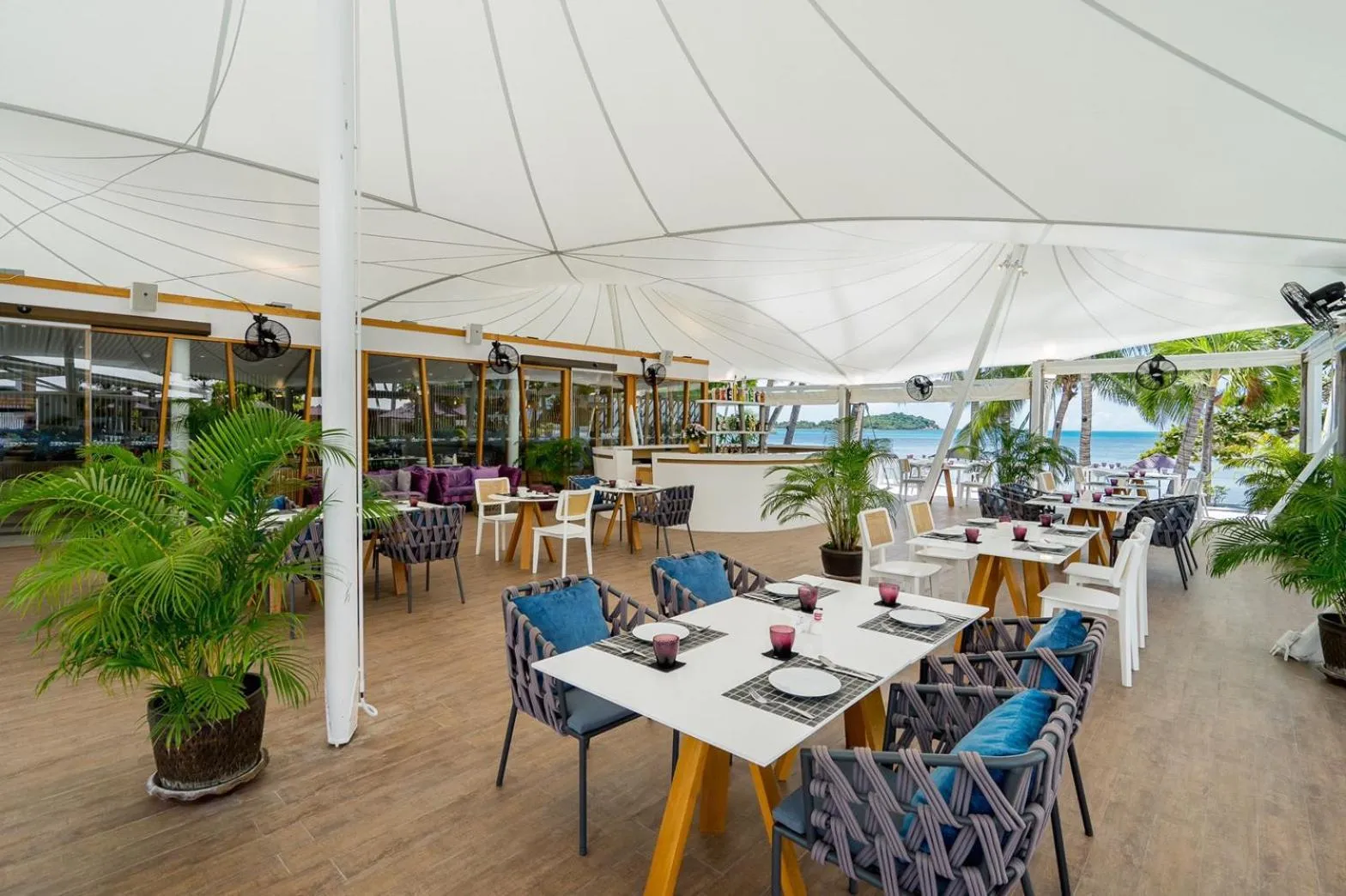 Restaurant/places to eat in La Vida Samui