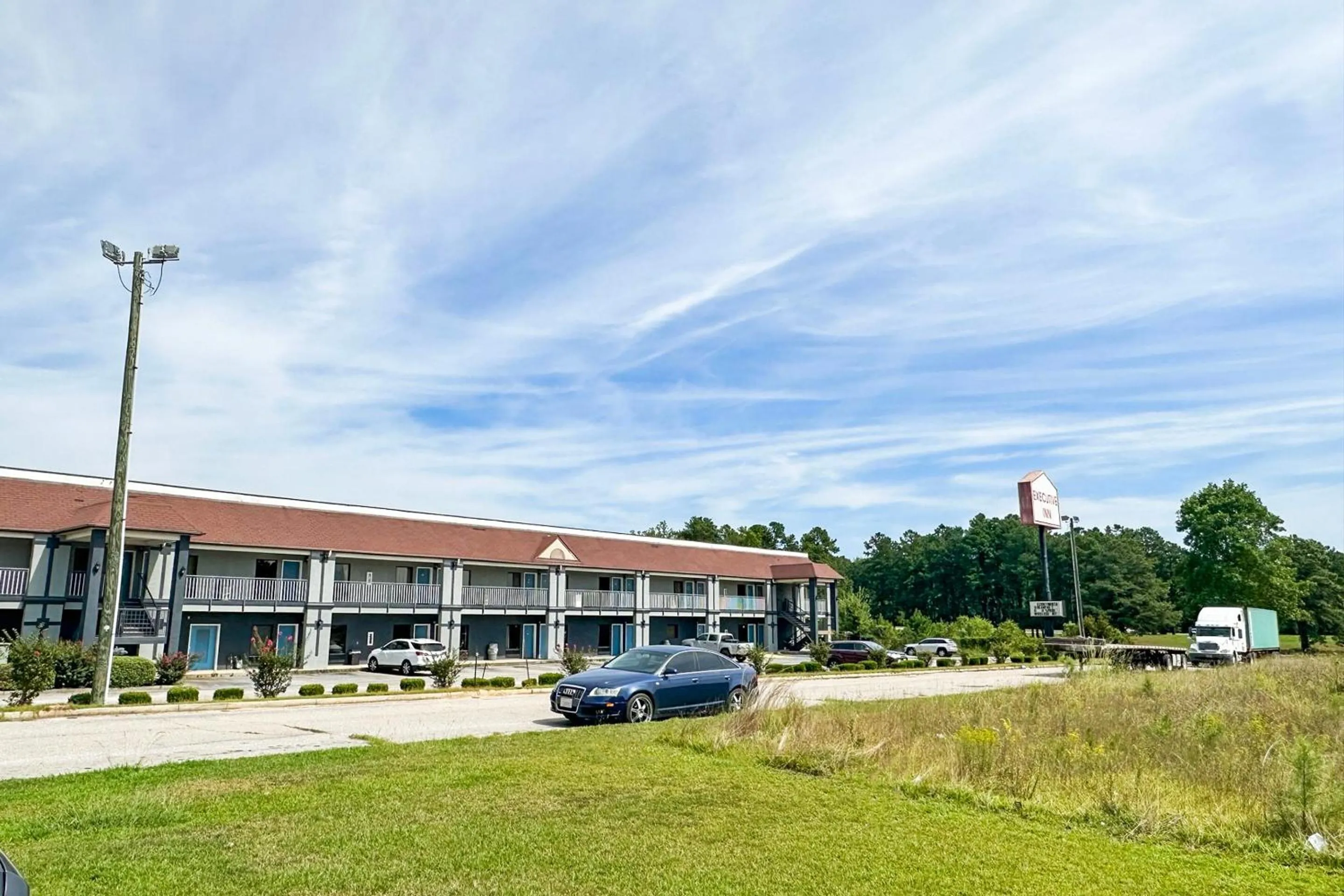 On site in Executive Inn Ridgeway I-77