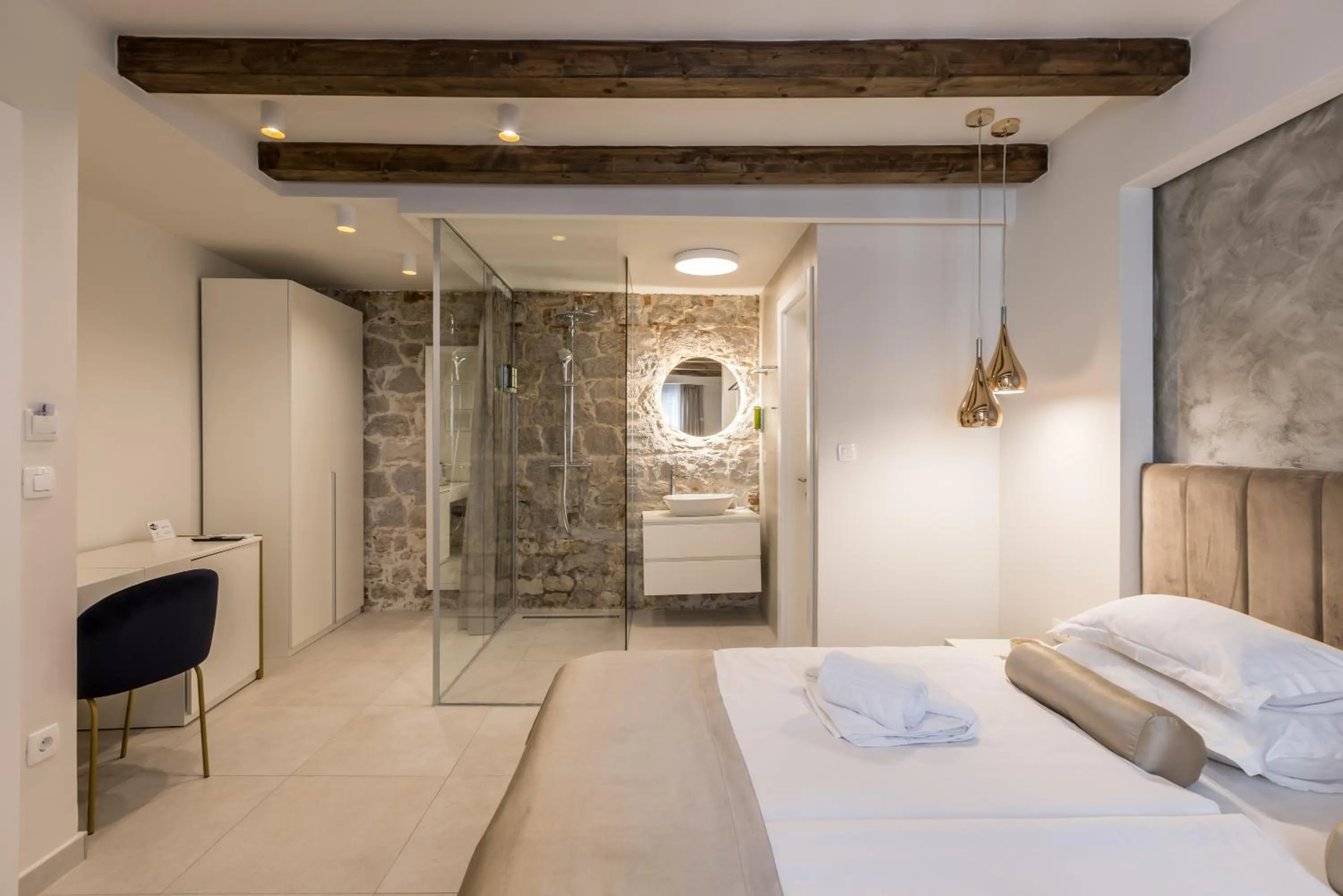 Photo of the whole room, Bed in Sperone Hotel