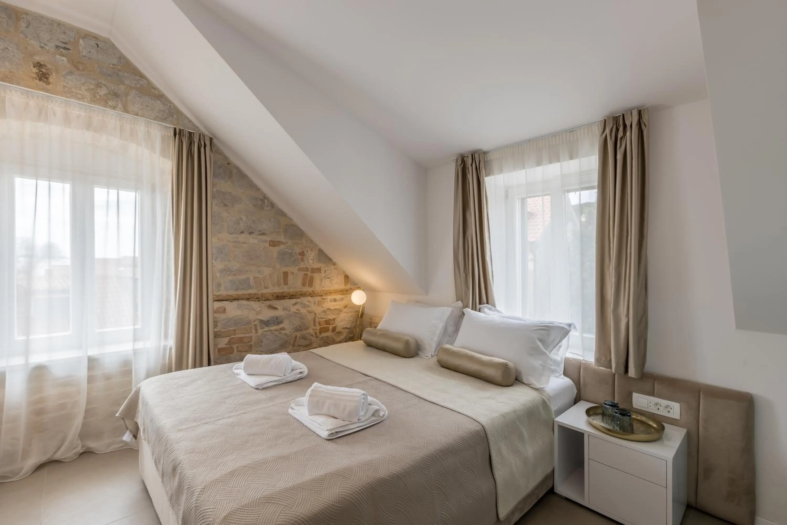 Photo of the whole room, Bed in Sperone Hotel