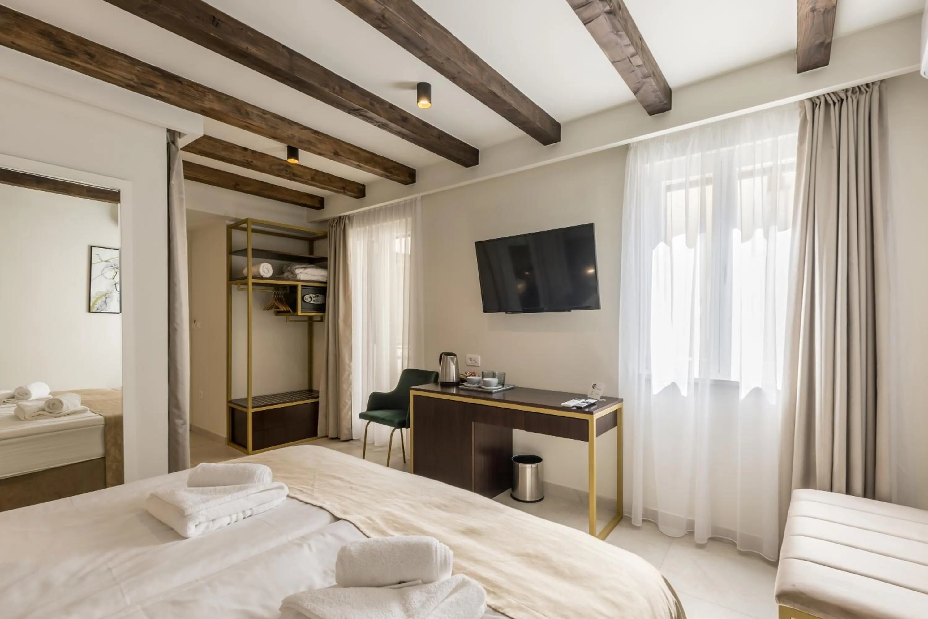 Photo of the whole room, Bed in Sperone Hotel