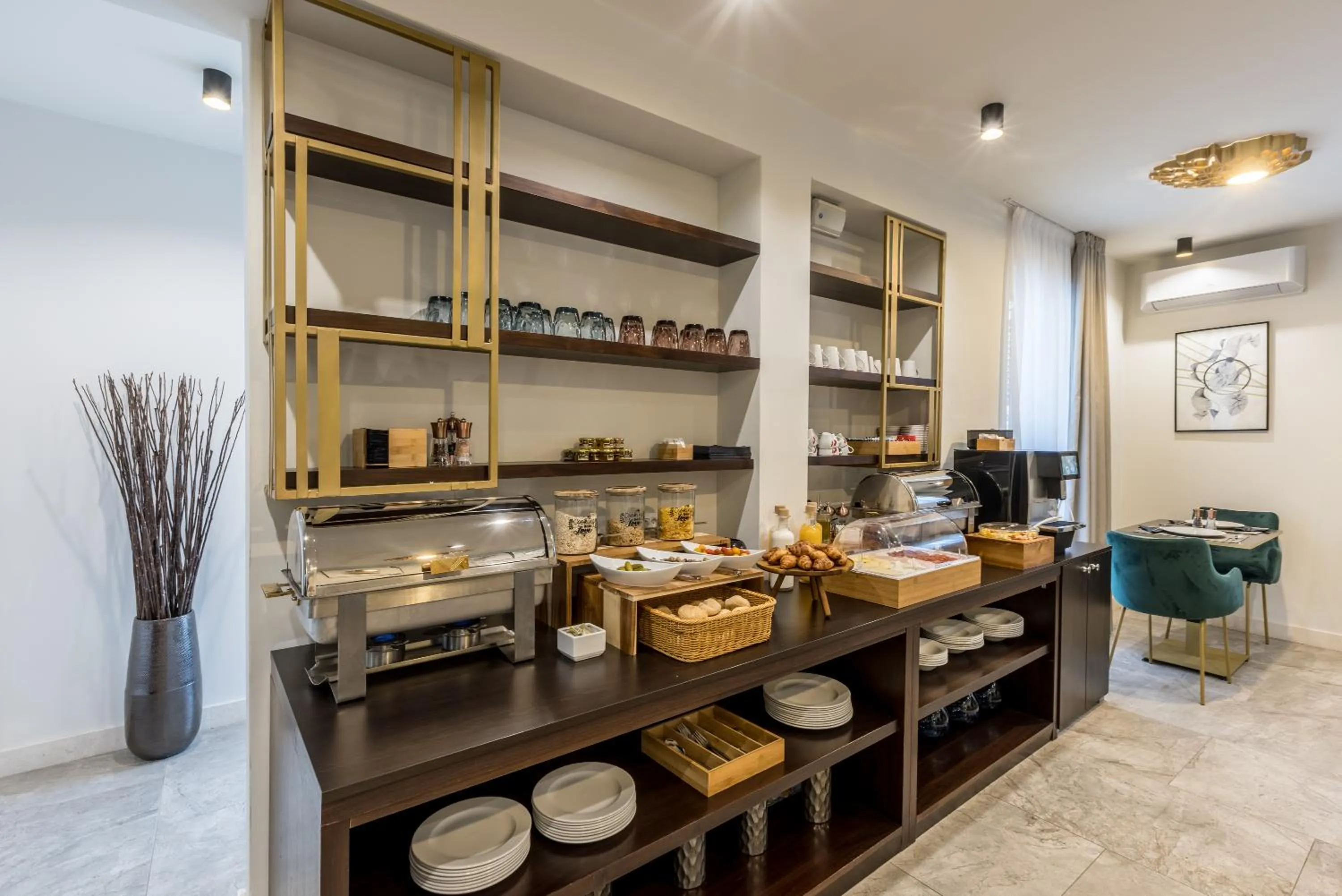 Breakfast in Sperone Hotel