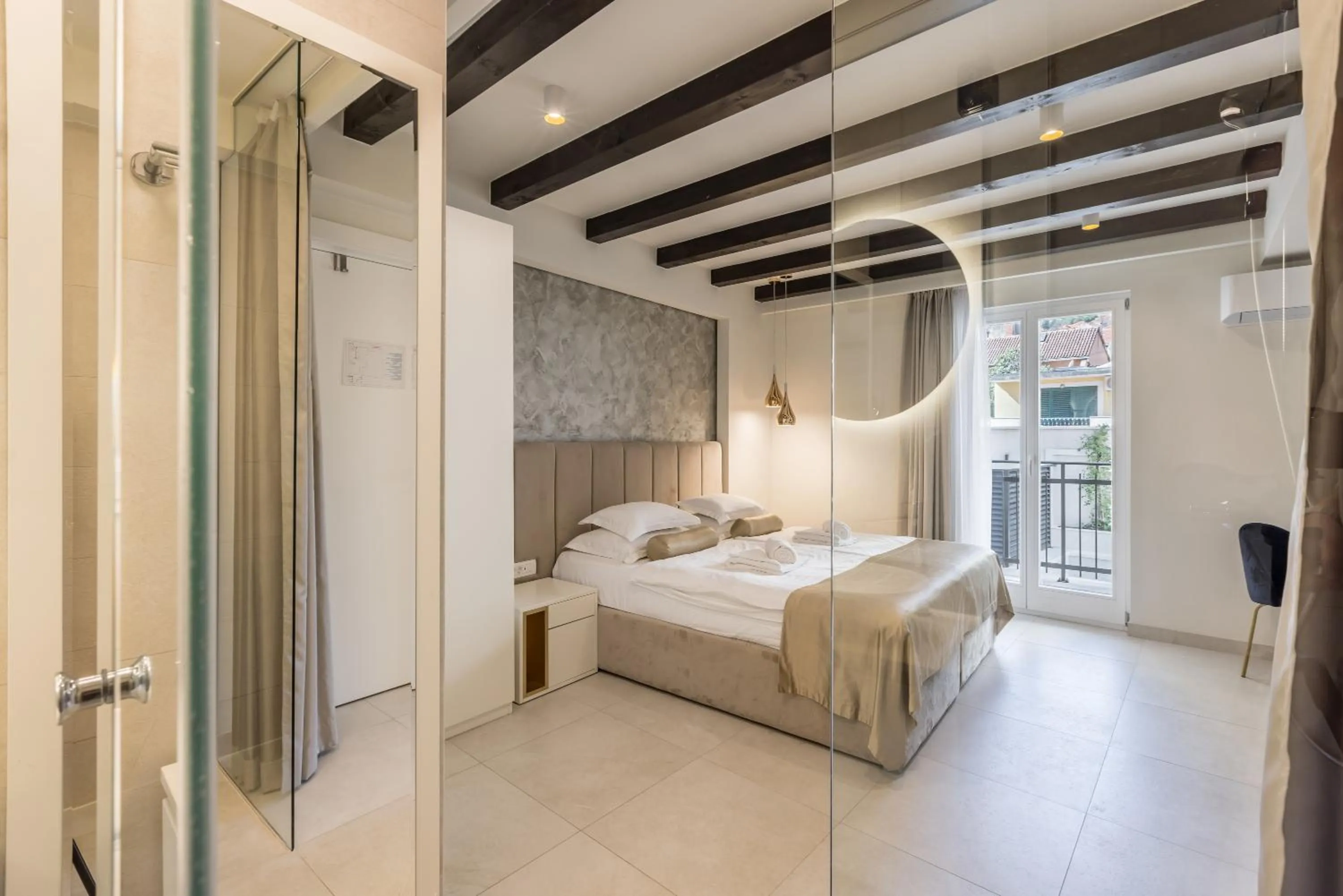 Photo of the whole room, Bed in Sperone Hotel