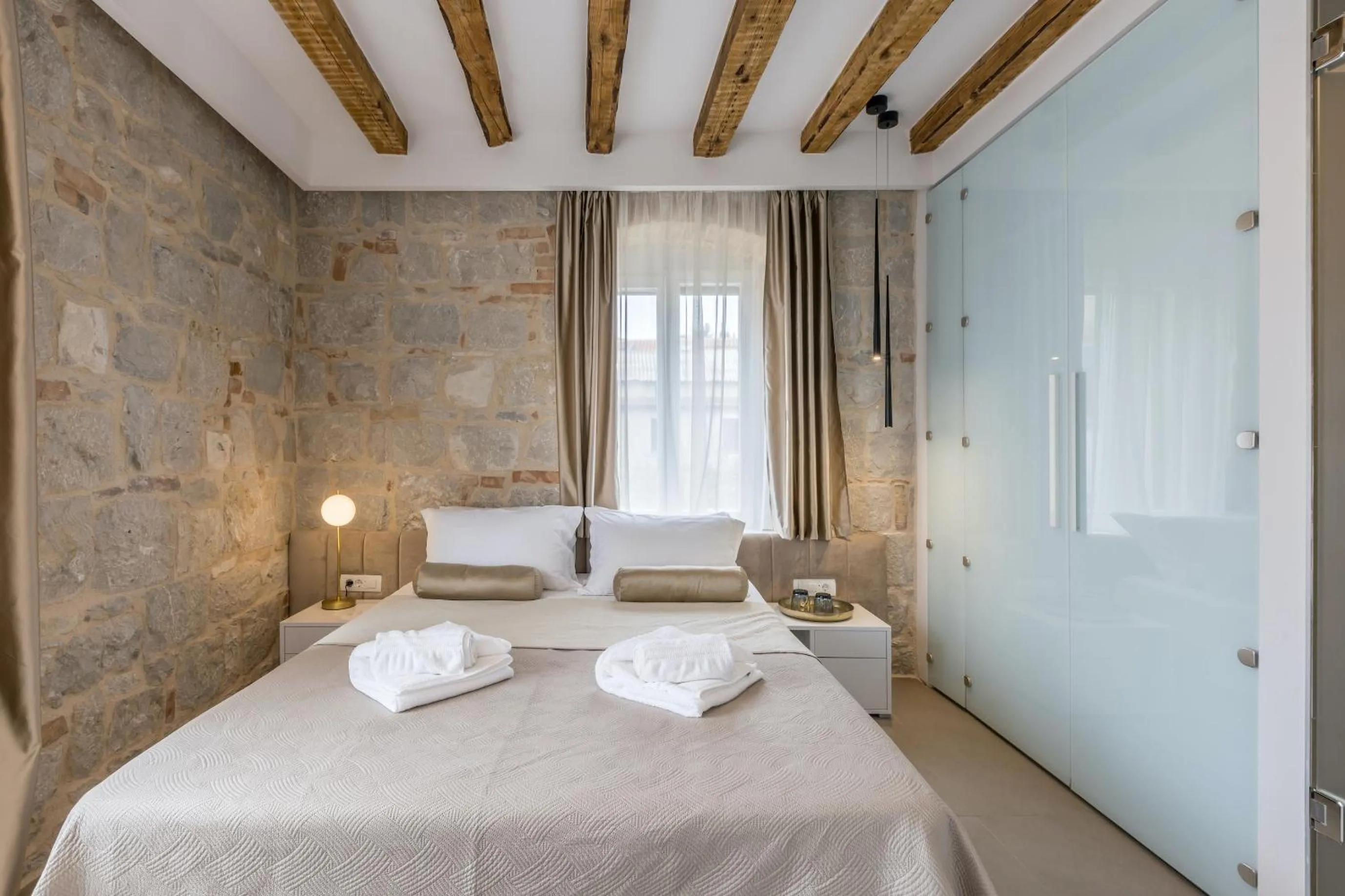 Bed in Sperone Hotel