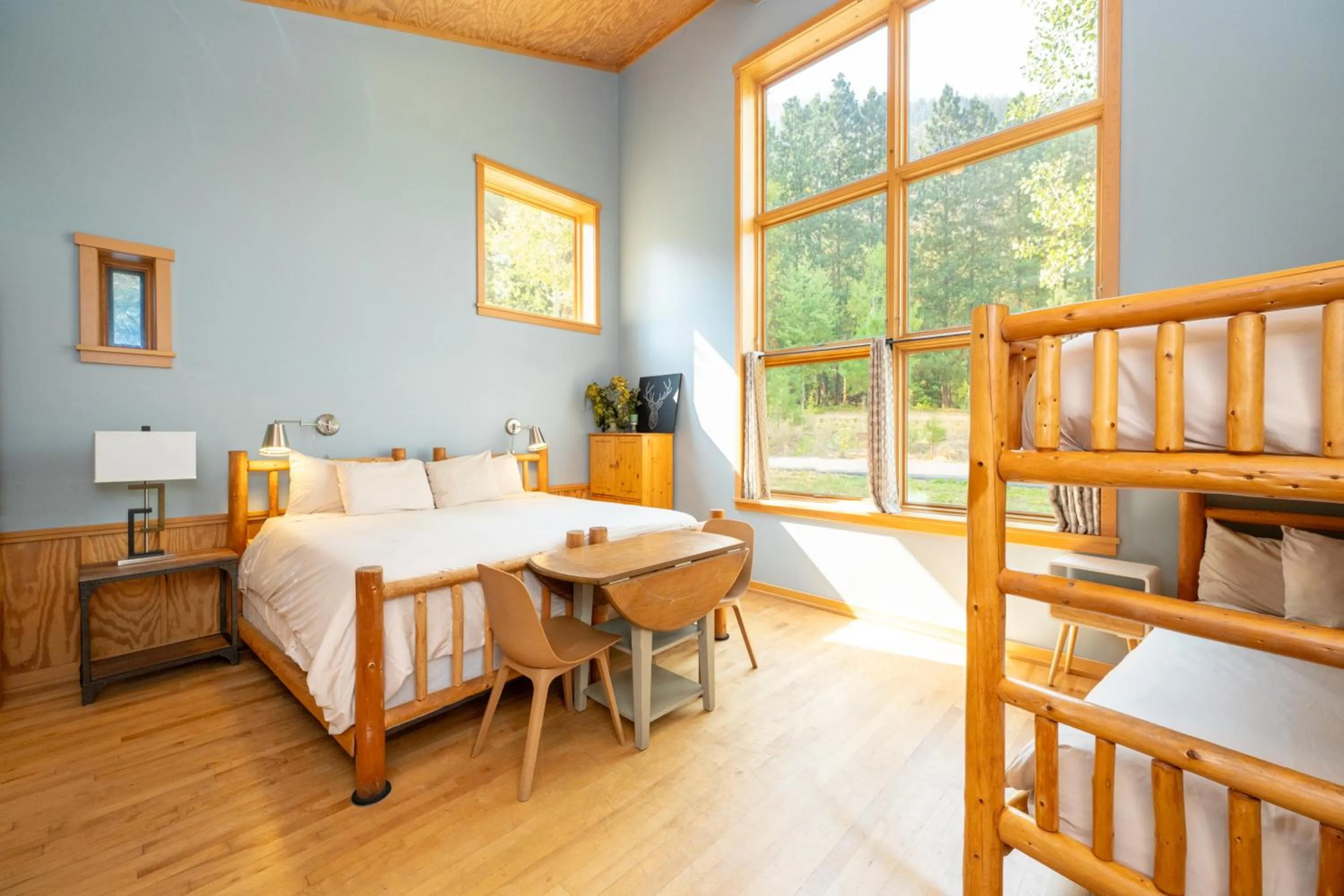 Bedroom, Bed in Sleeping Lady Mountain Resort