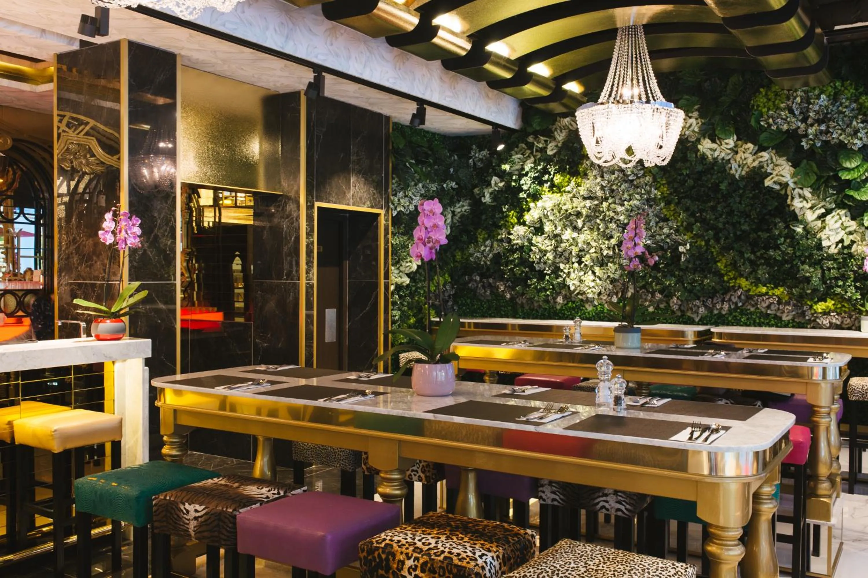 Restaurant/places to eat in ONOMO Hotel Foreshore