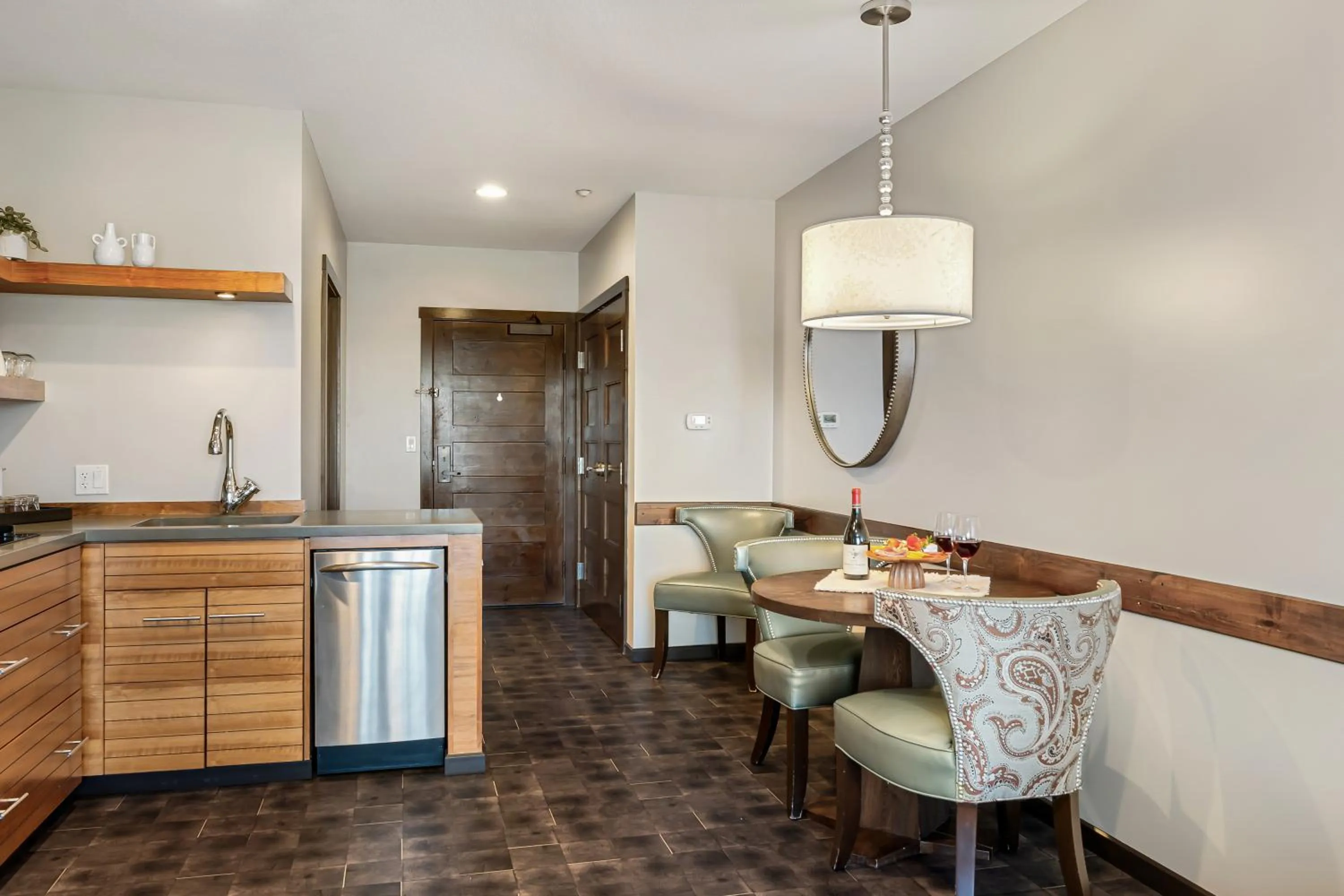 kitchen in Oxford Hotel Bend