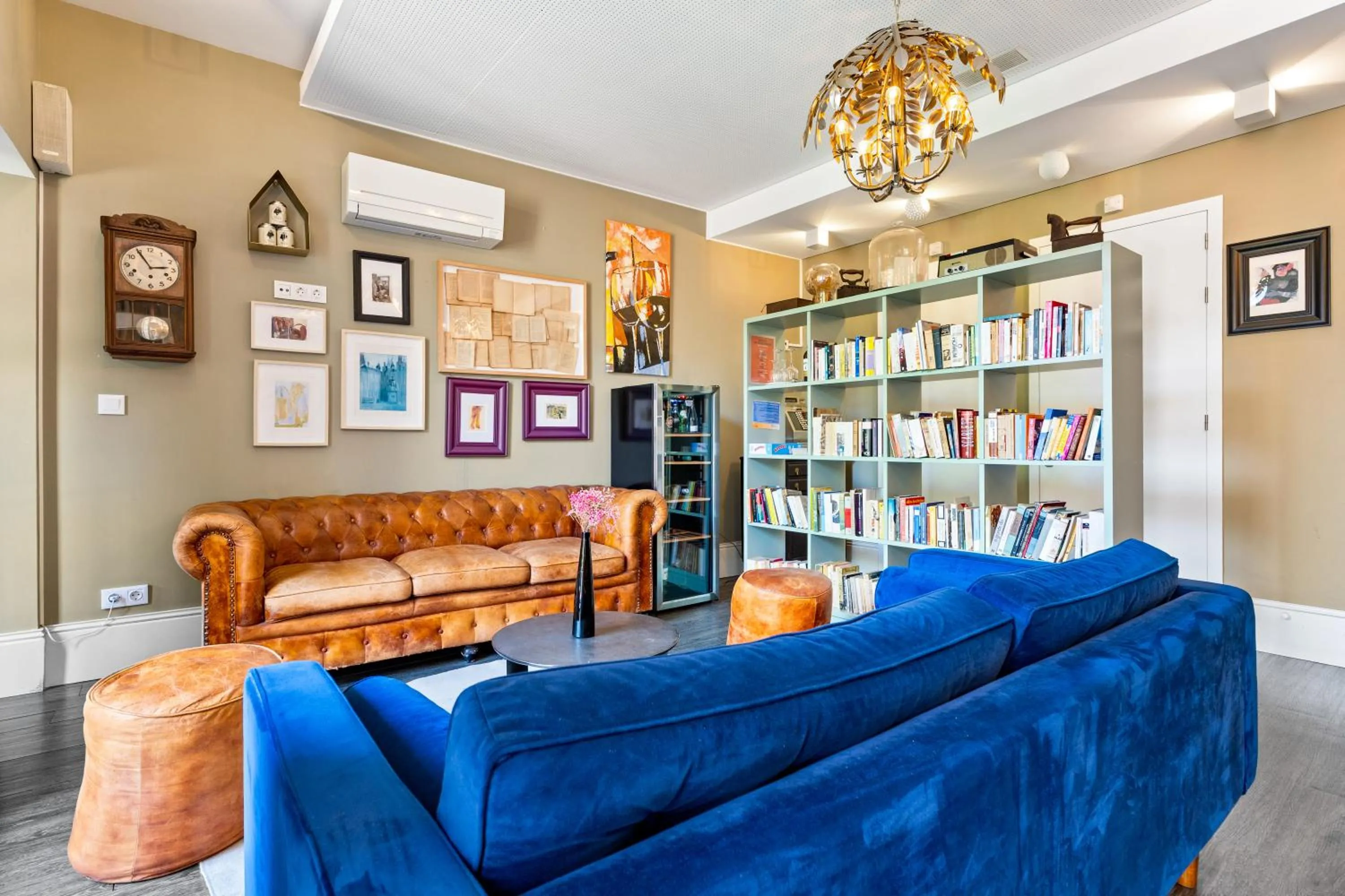 Library in Jardim da Batalha Boutique Hotel by Shiadu