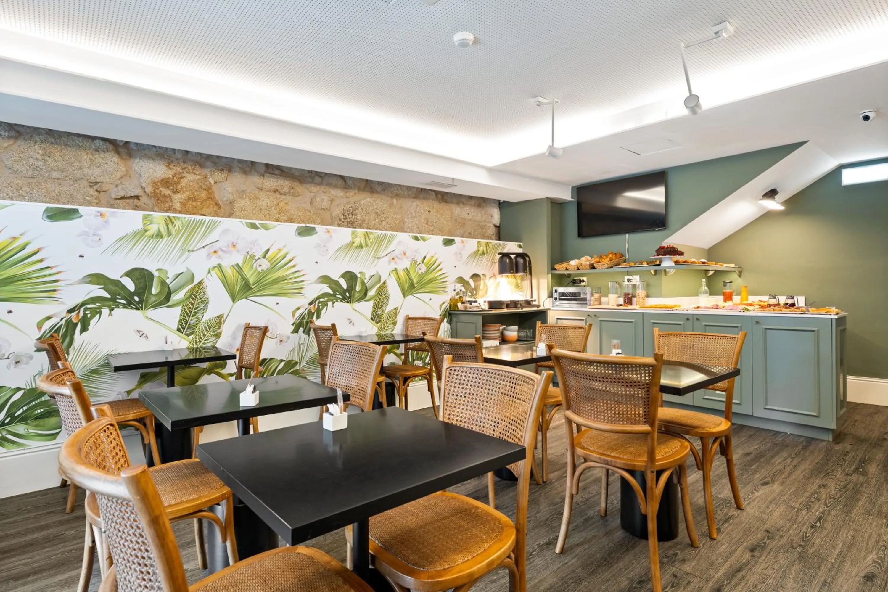 Food and drinks in Jardim da Batalha Boutique Hotel by Shiadu