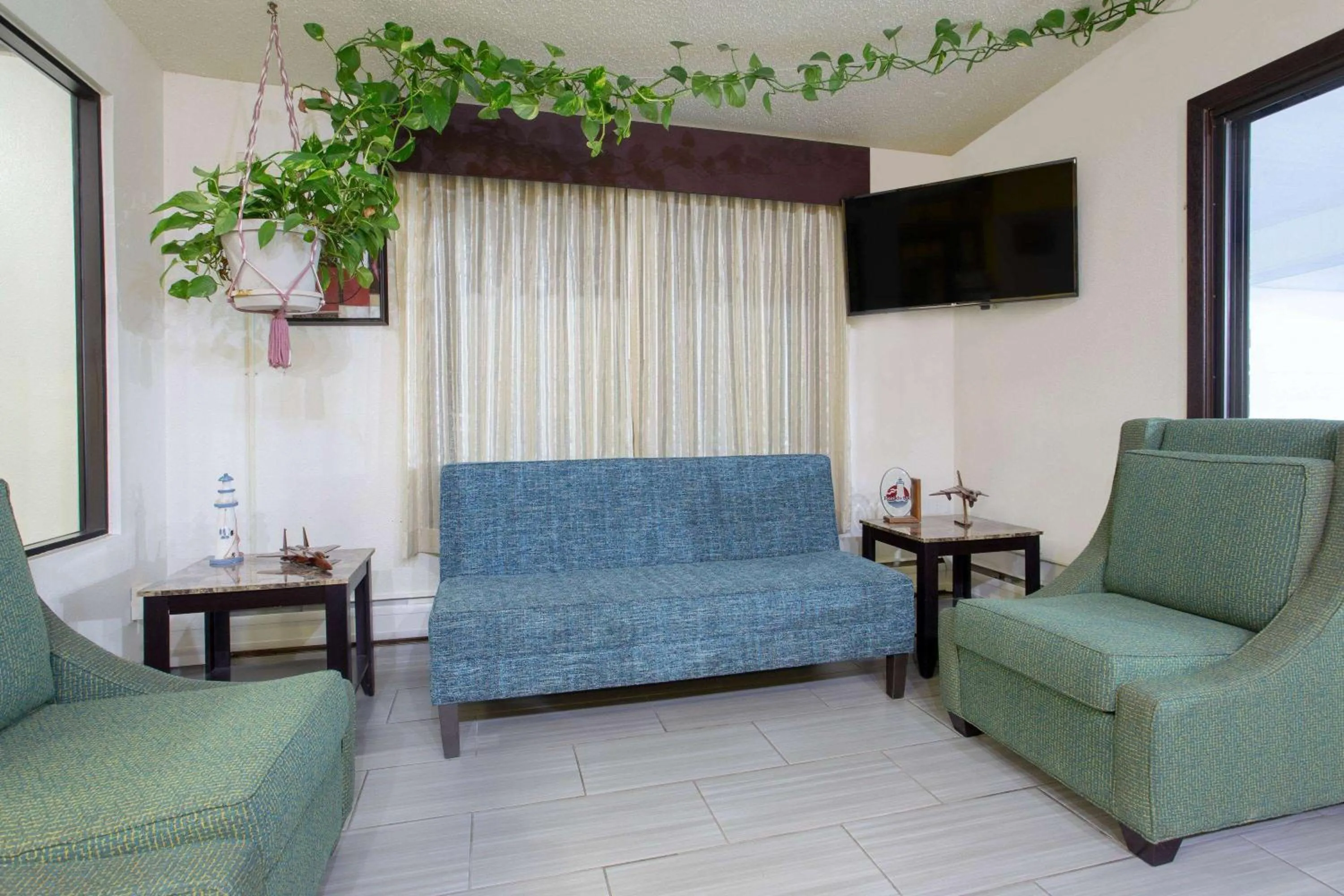 Lobby or reception in Days Inn by Wyndham Fond du Lac