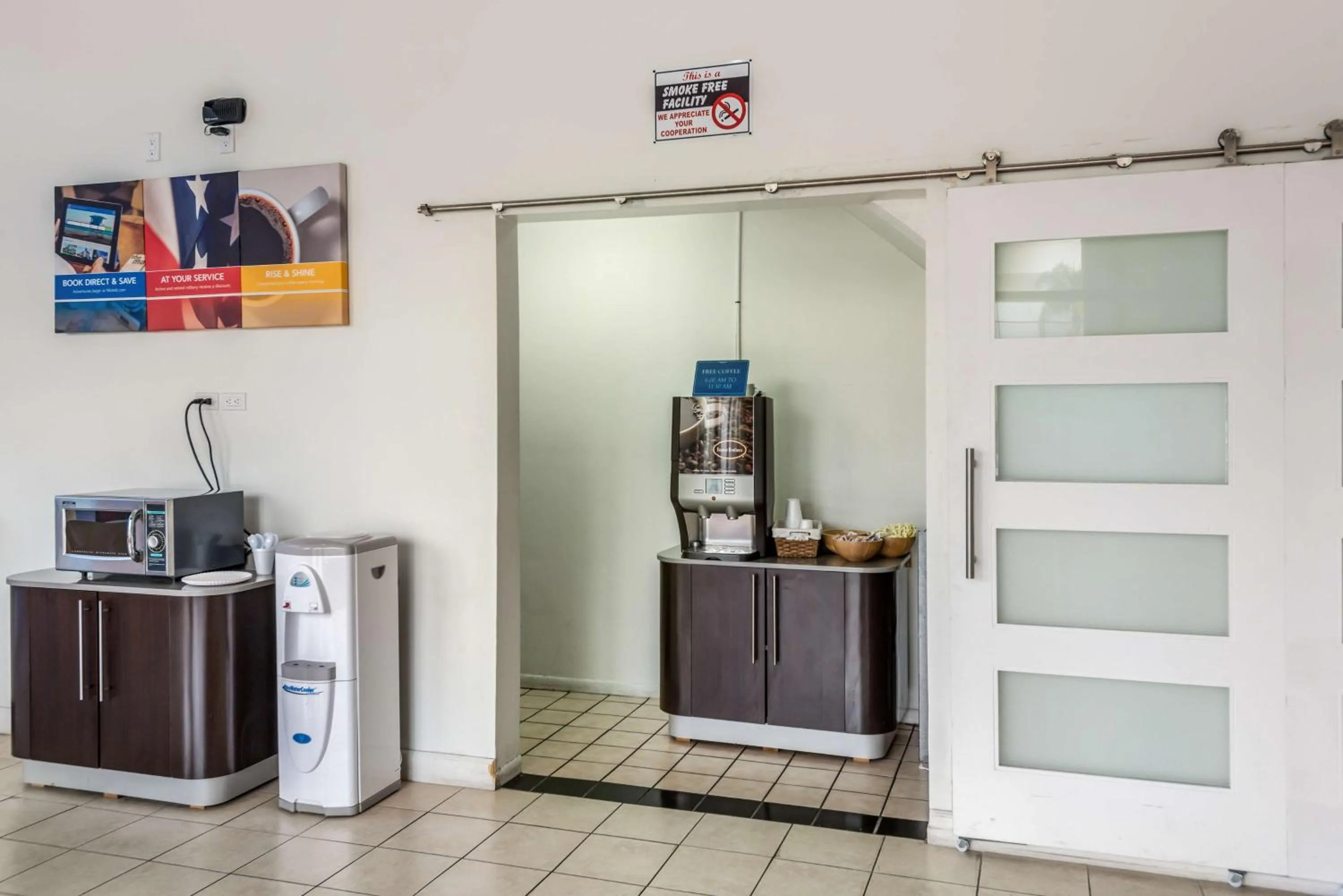 Coffee/tea facilities in Motel 6-Gardena, CA - South