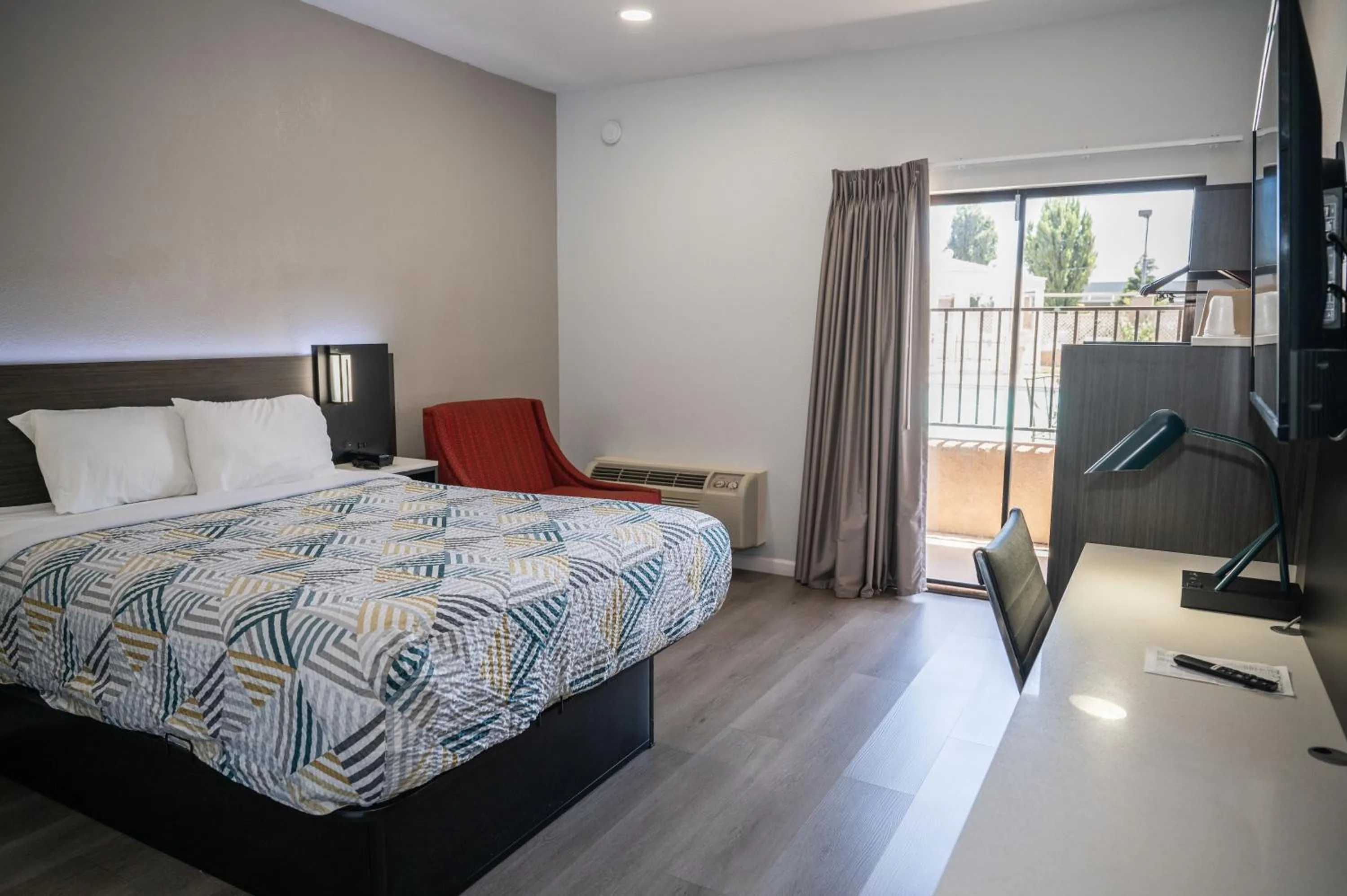 Bedroom, Bed in Motel 6 Soledad, CA