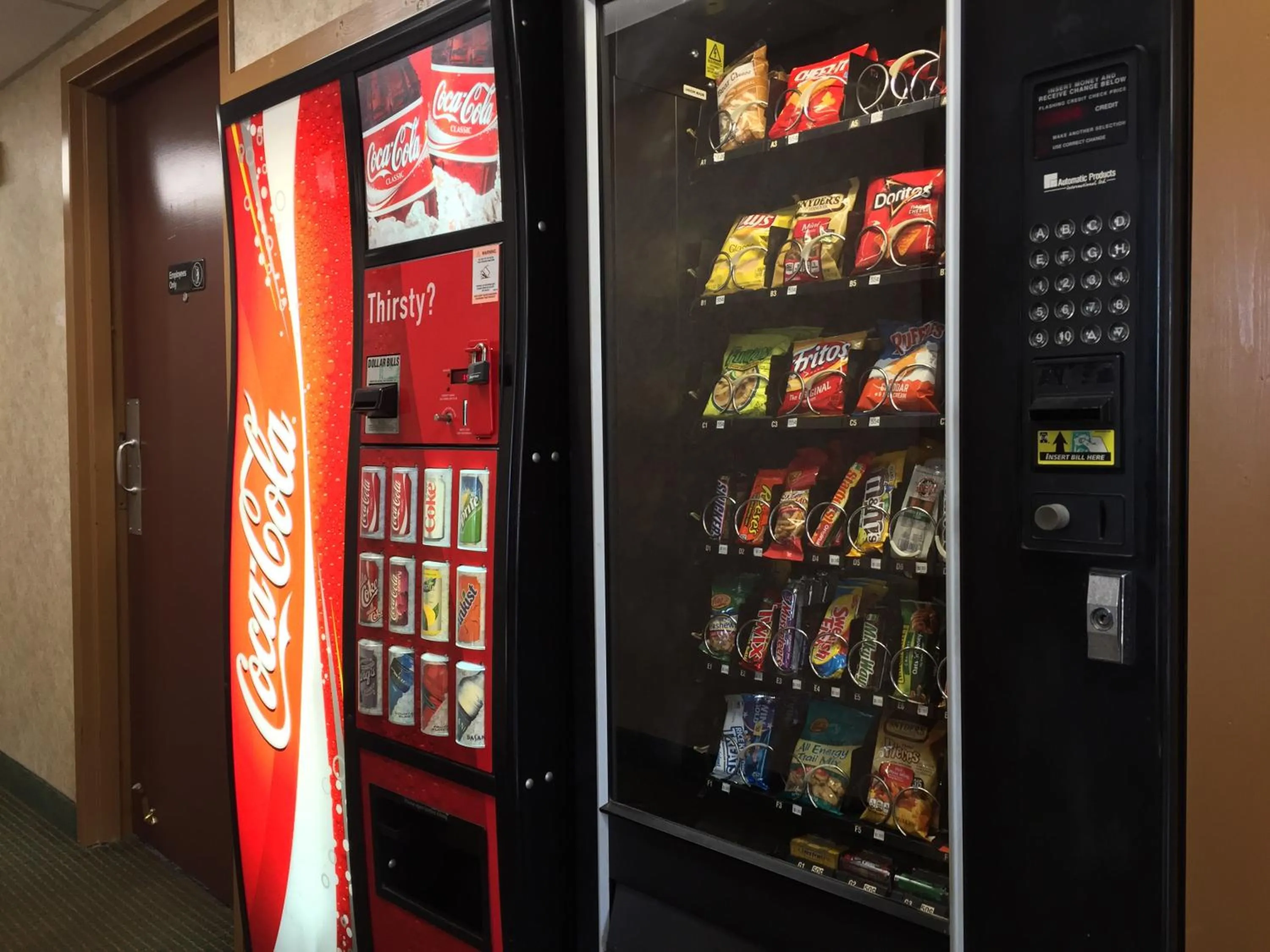 Food and drinks, Supermarket/Shops in Super 8 by Wyndham Kenmore/Buffalo/Niagara Falls Area