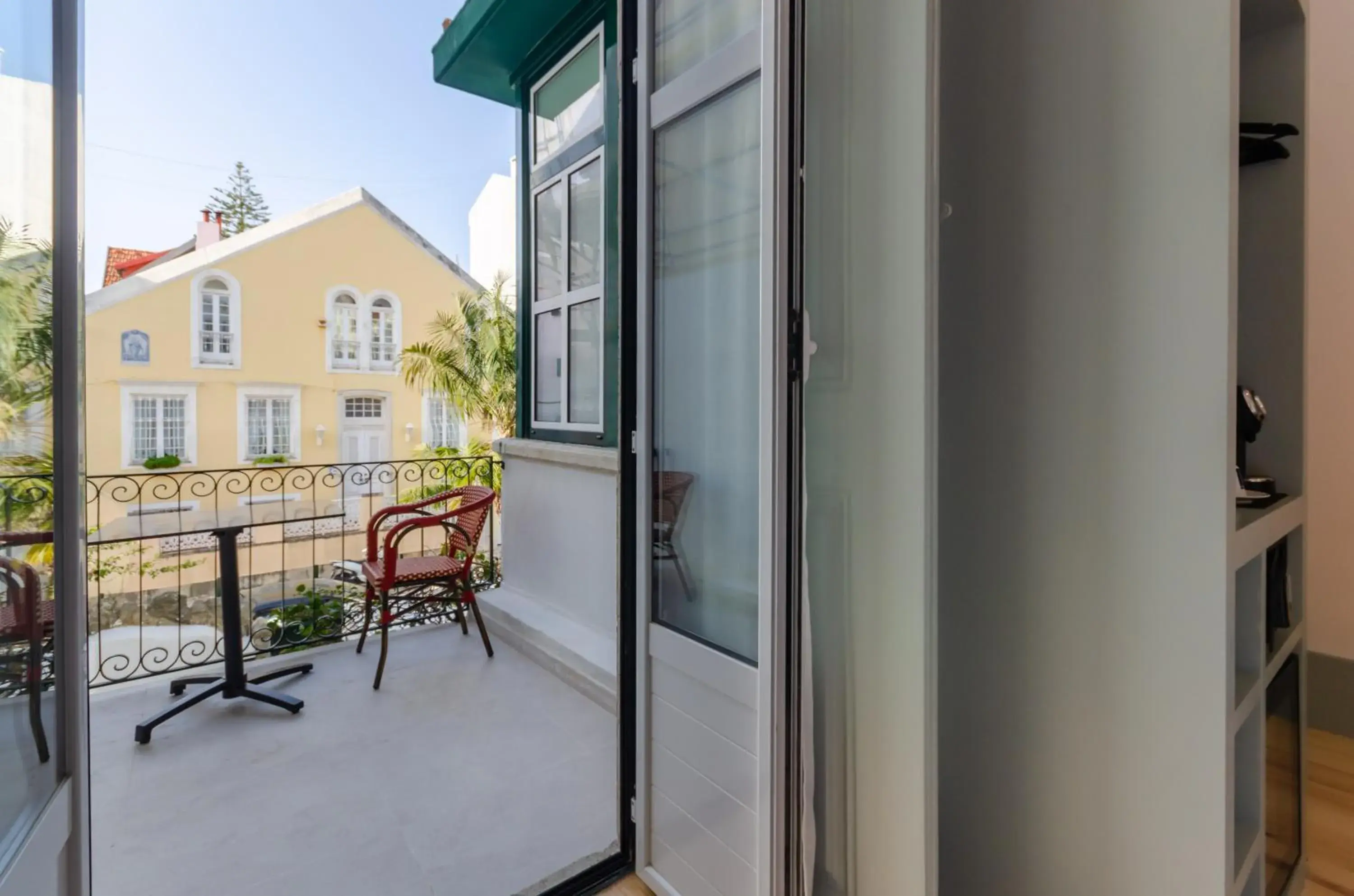 Superior Room with Balcony and City View in Westlight Cascais Chalet - Adults Only Superior Room with Balcony and City View in Westlight Cascais Chalet - Adults Only