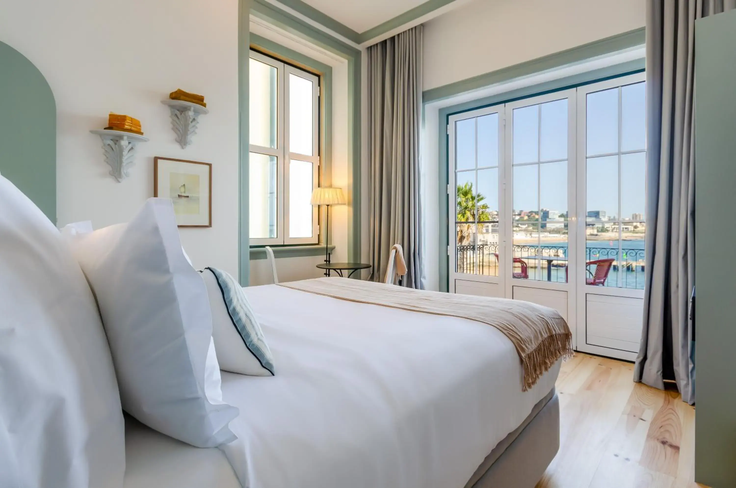 Superior Room with Balcony and Sea View in Westlight Cascais Chalet - Adults Only Superior Room with Balcony and Sea View in Westlight Cascais Chalet - Adults Only