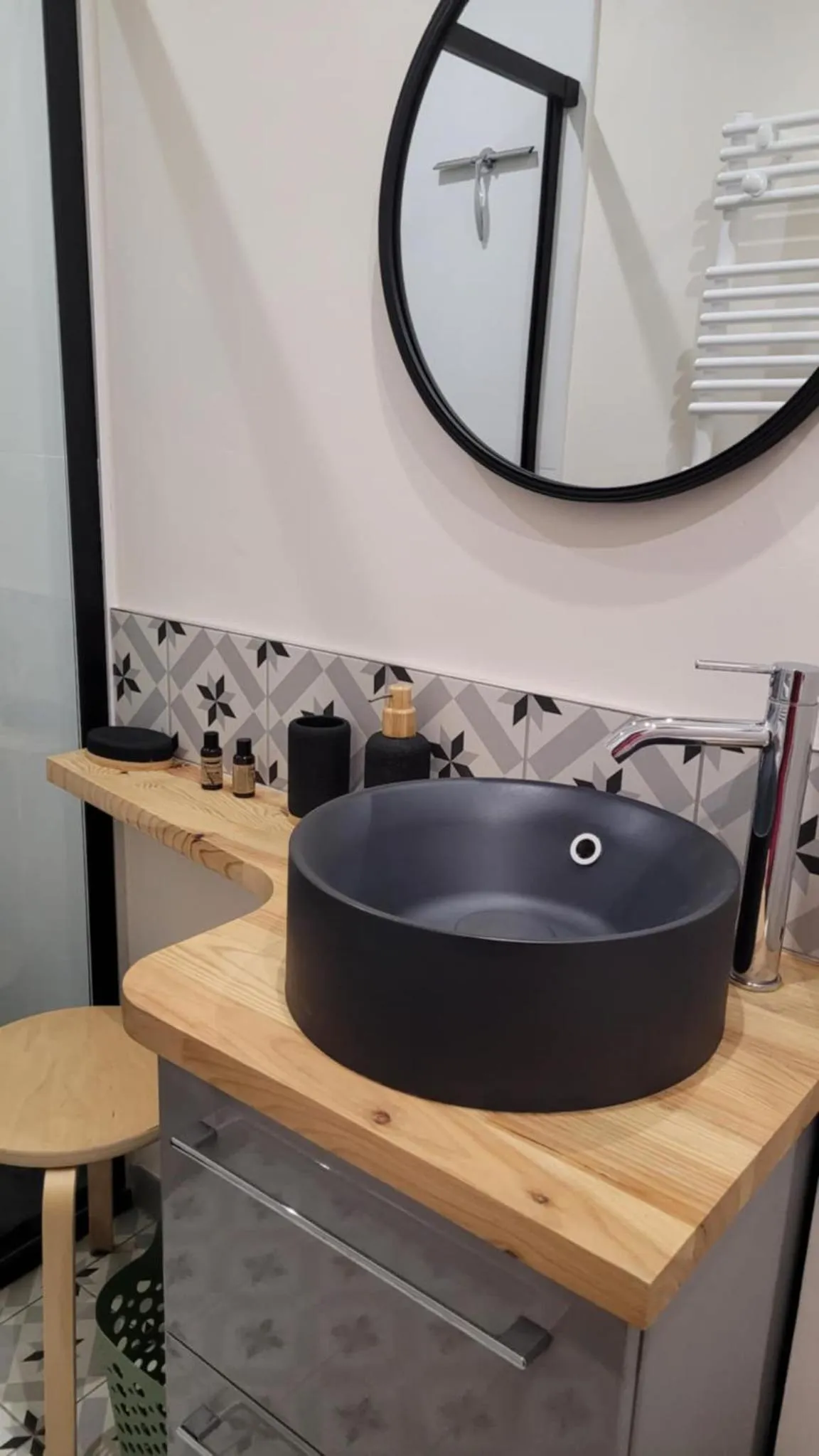 Bathroom in A L'OMBRE DE LA TREILLE -Proche Saint-Emilion