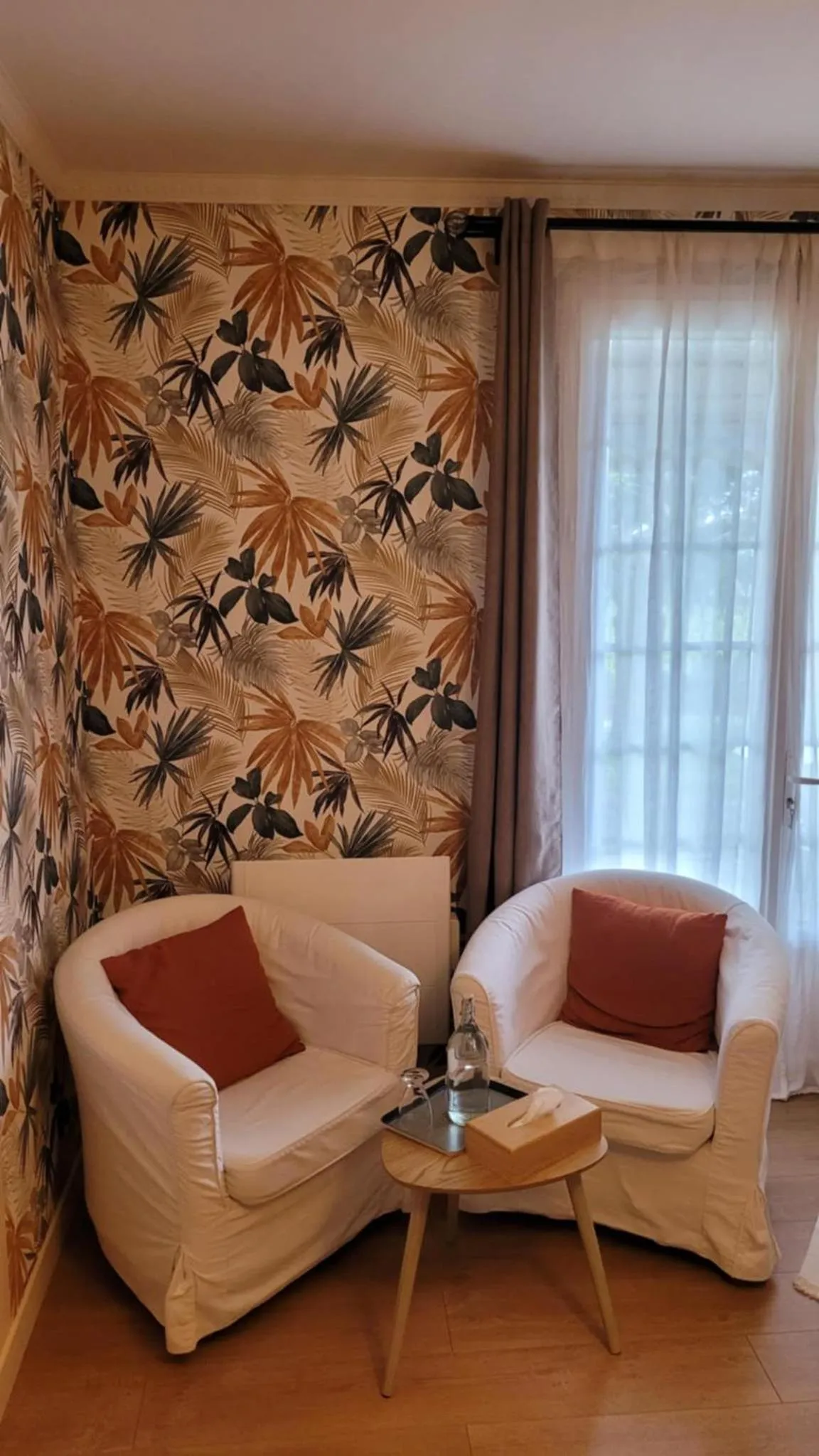 Living room in A L'OMBRE DE LA TREILLE -Proche Saint-Emilion