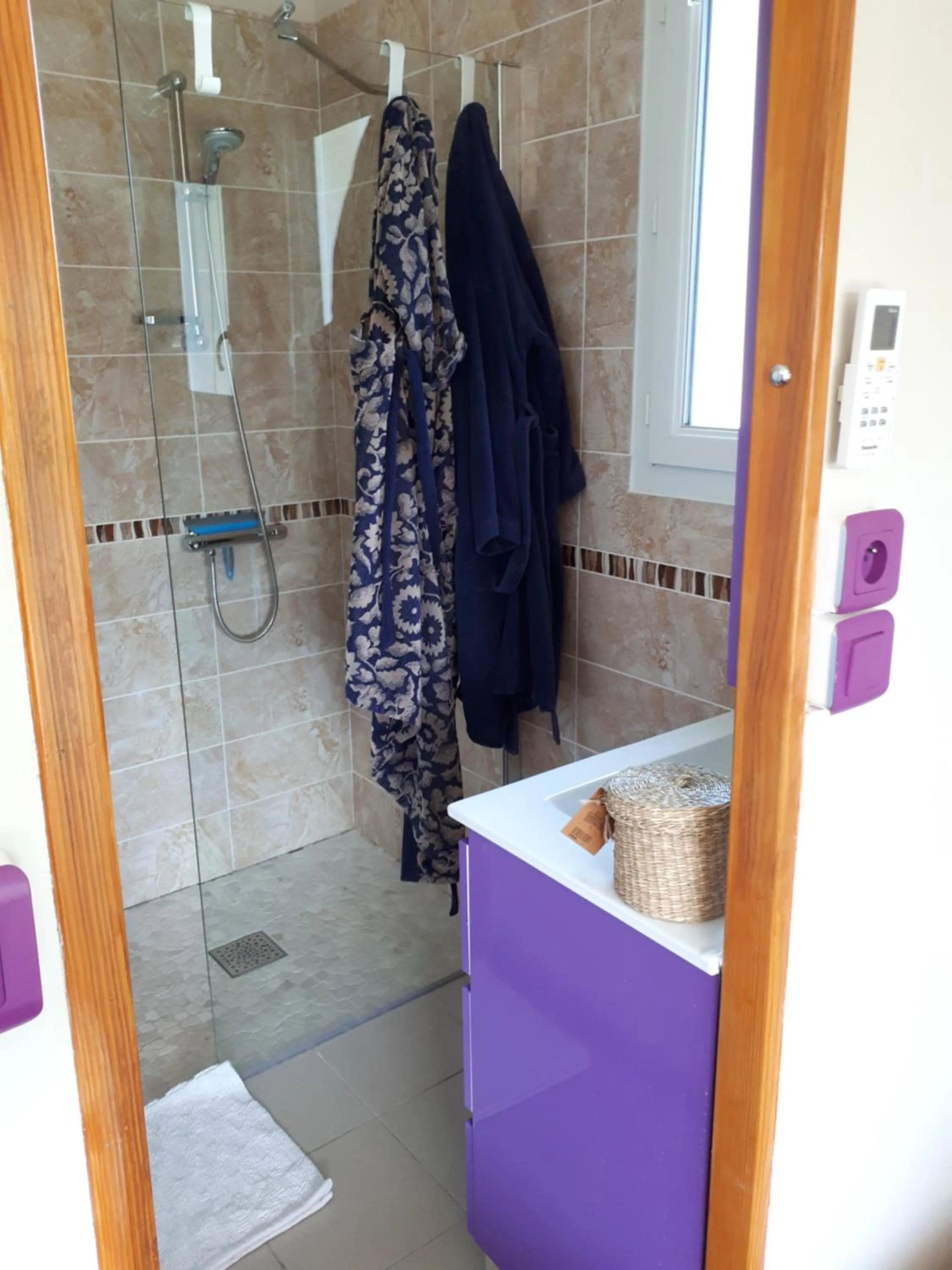 Shower in La Chênaie