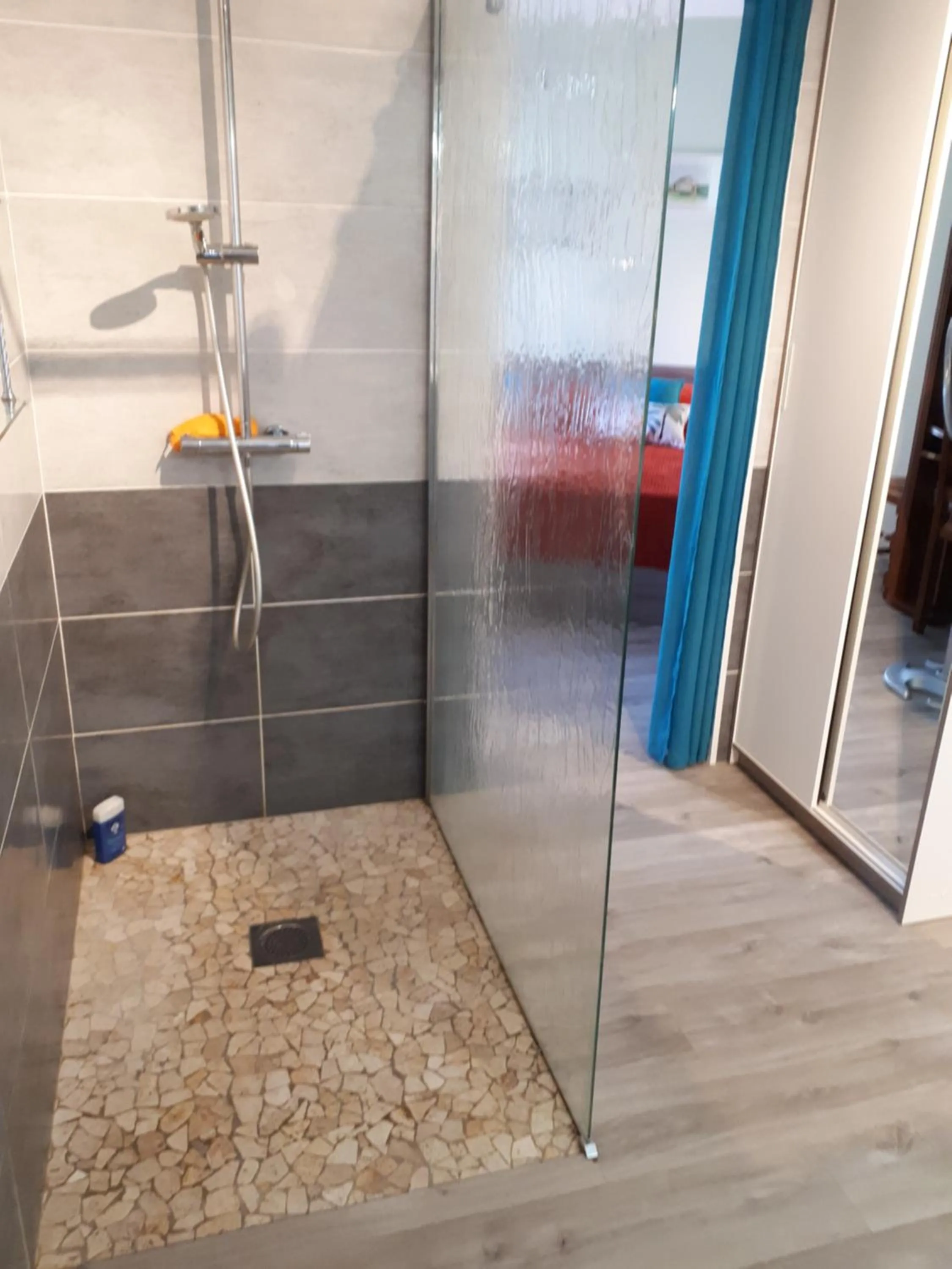 Bathroom in La Chênaie