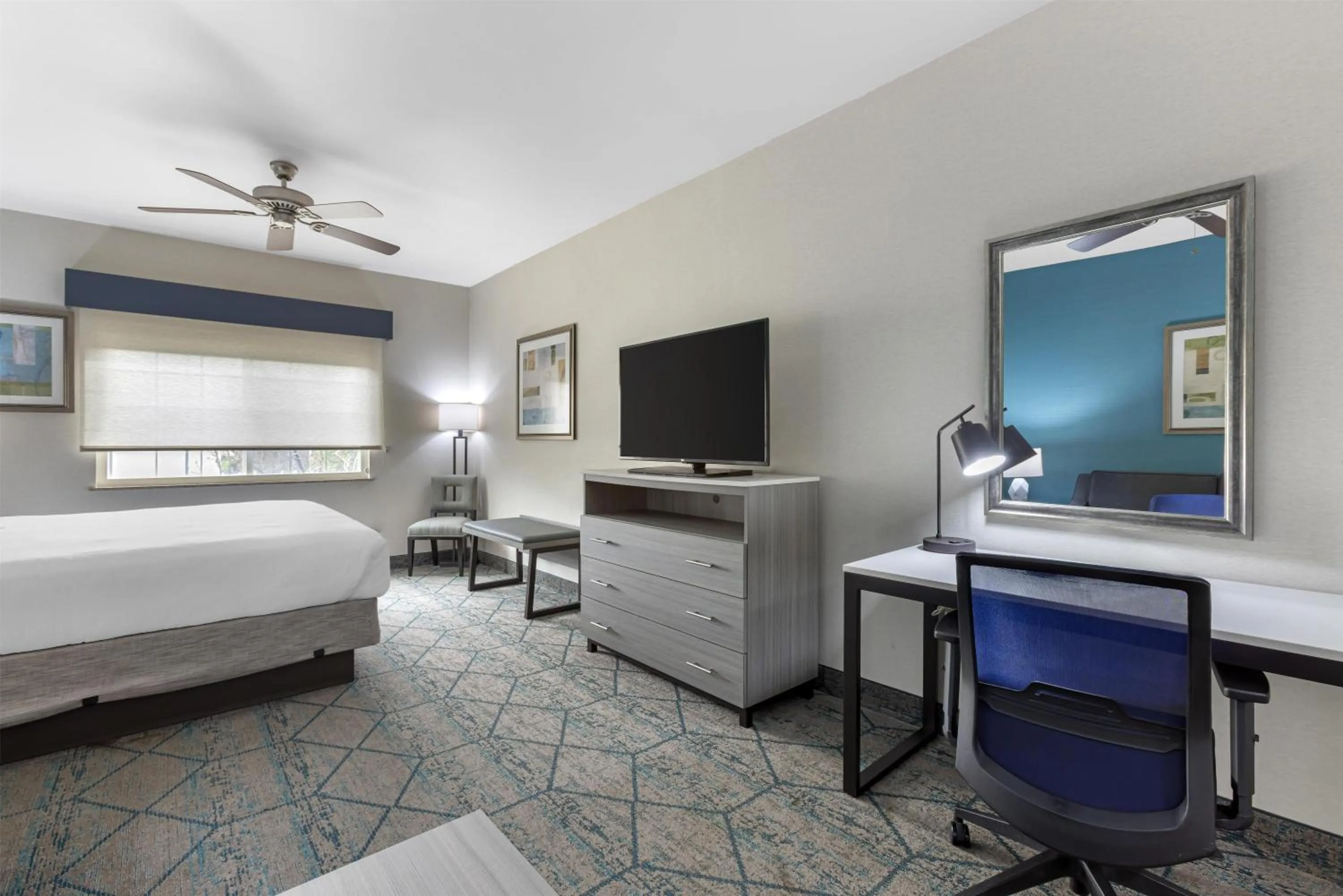 Bedroom, Bed in Best Western Plus Wasco Inn & Suites