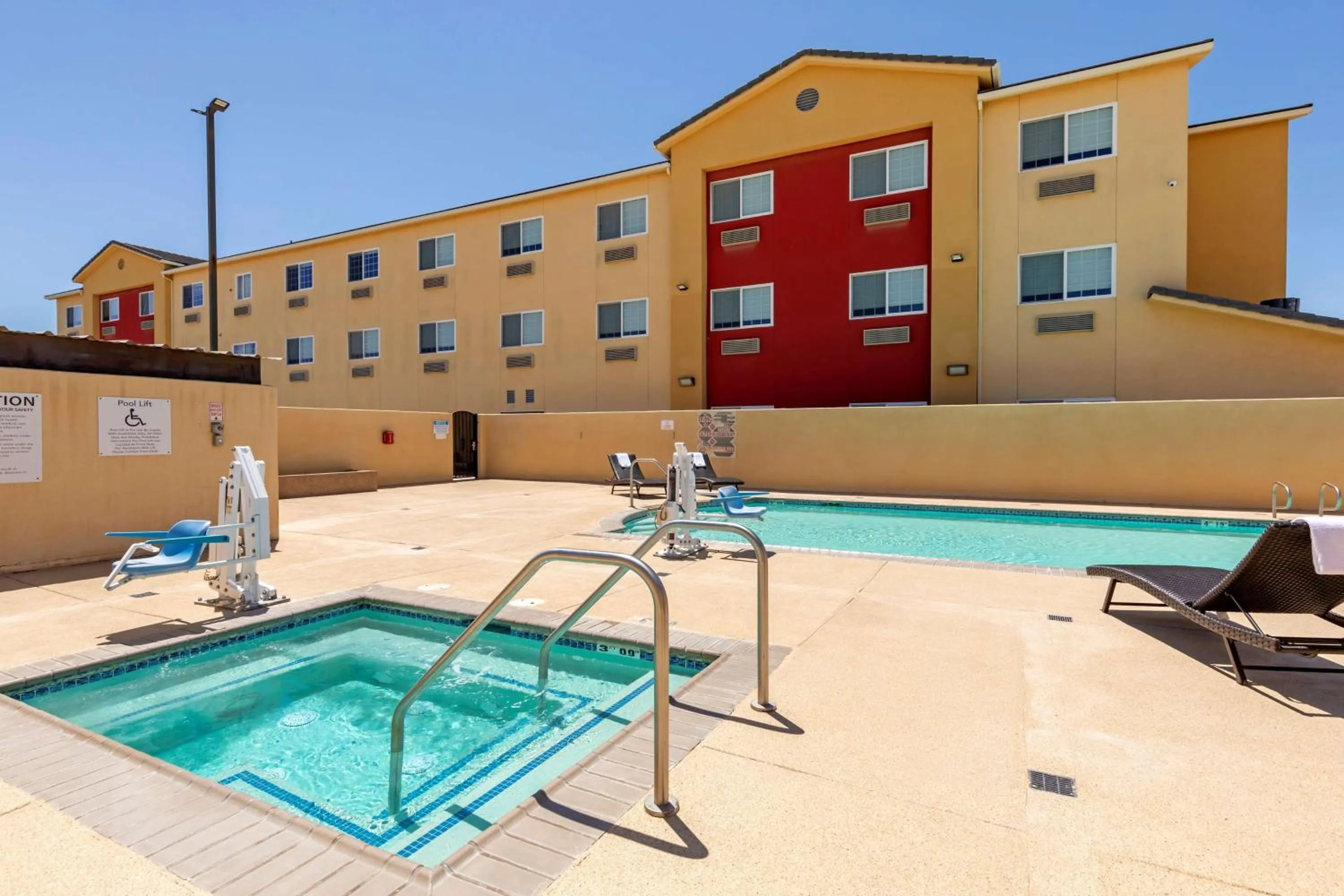 Pool view in Best Western Plus Wasco Inn & Suites