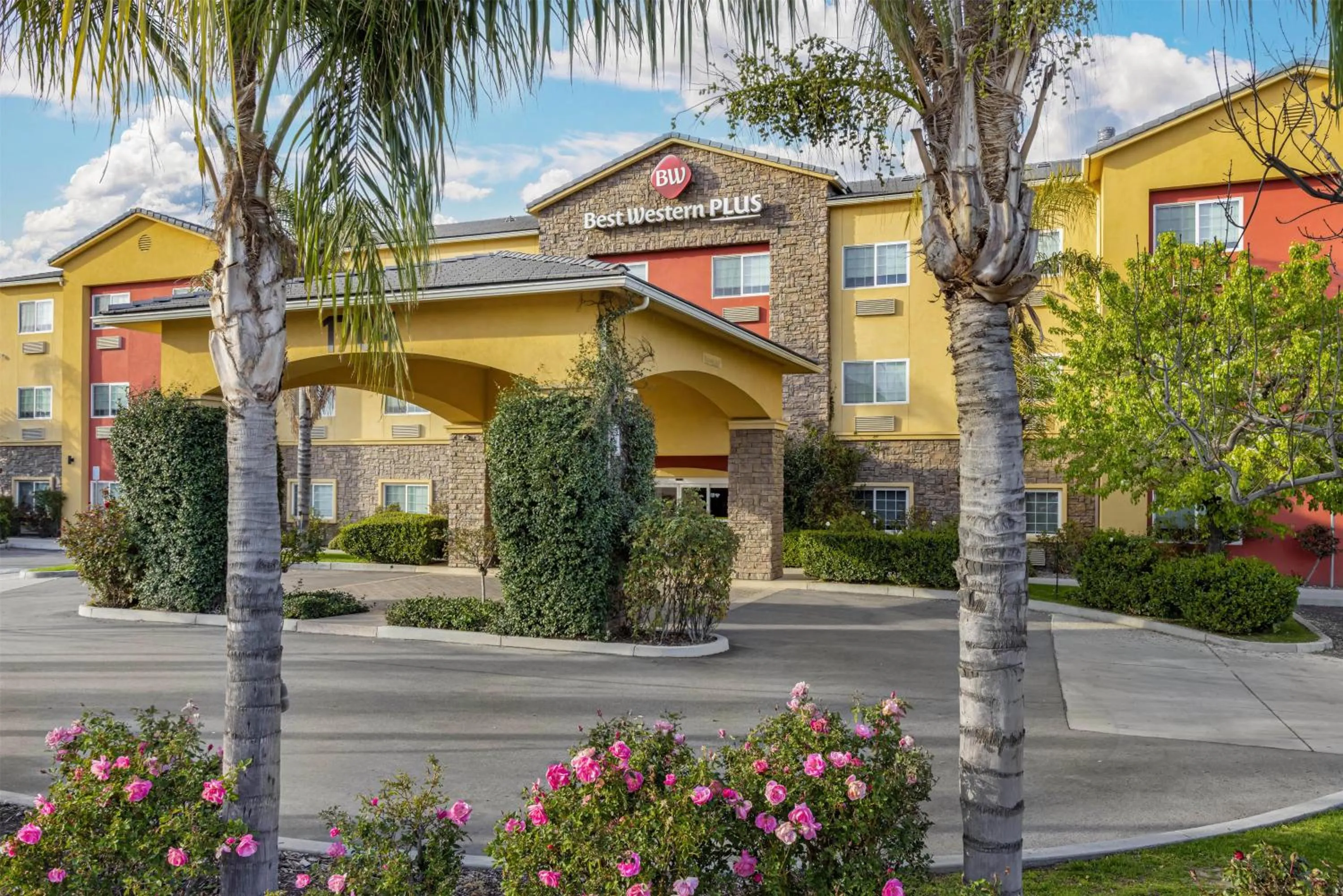 Property building in Best Western Plus Wasco Inn & Suites
