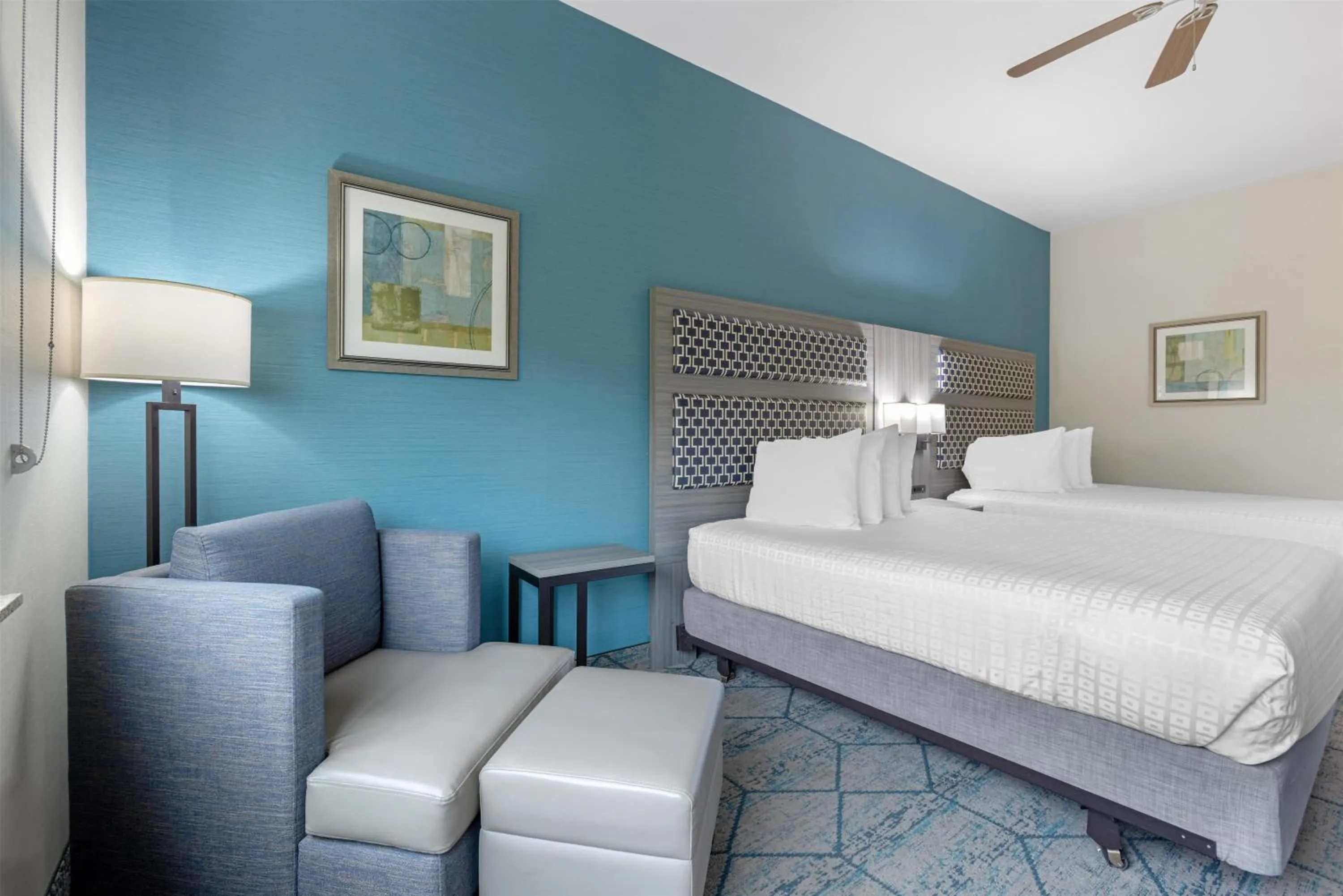 Bedroom, Bed in Best Western Plus Wasco Inn & Suites