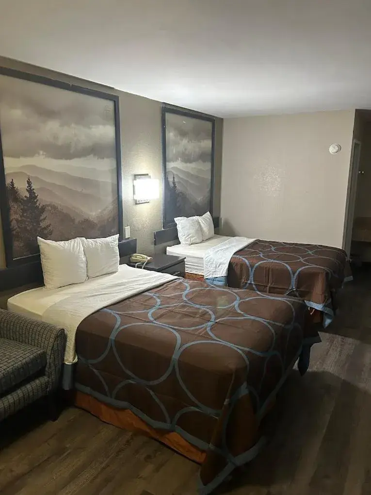 Double Room with Two Double Beds - Non-Smoking in Super 8 by Wyndham Shelby Double Room with Two Double Beds - Non-Smoking in Super 8 by Wyndham Shelby