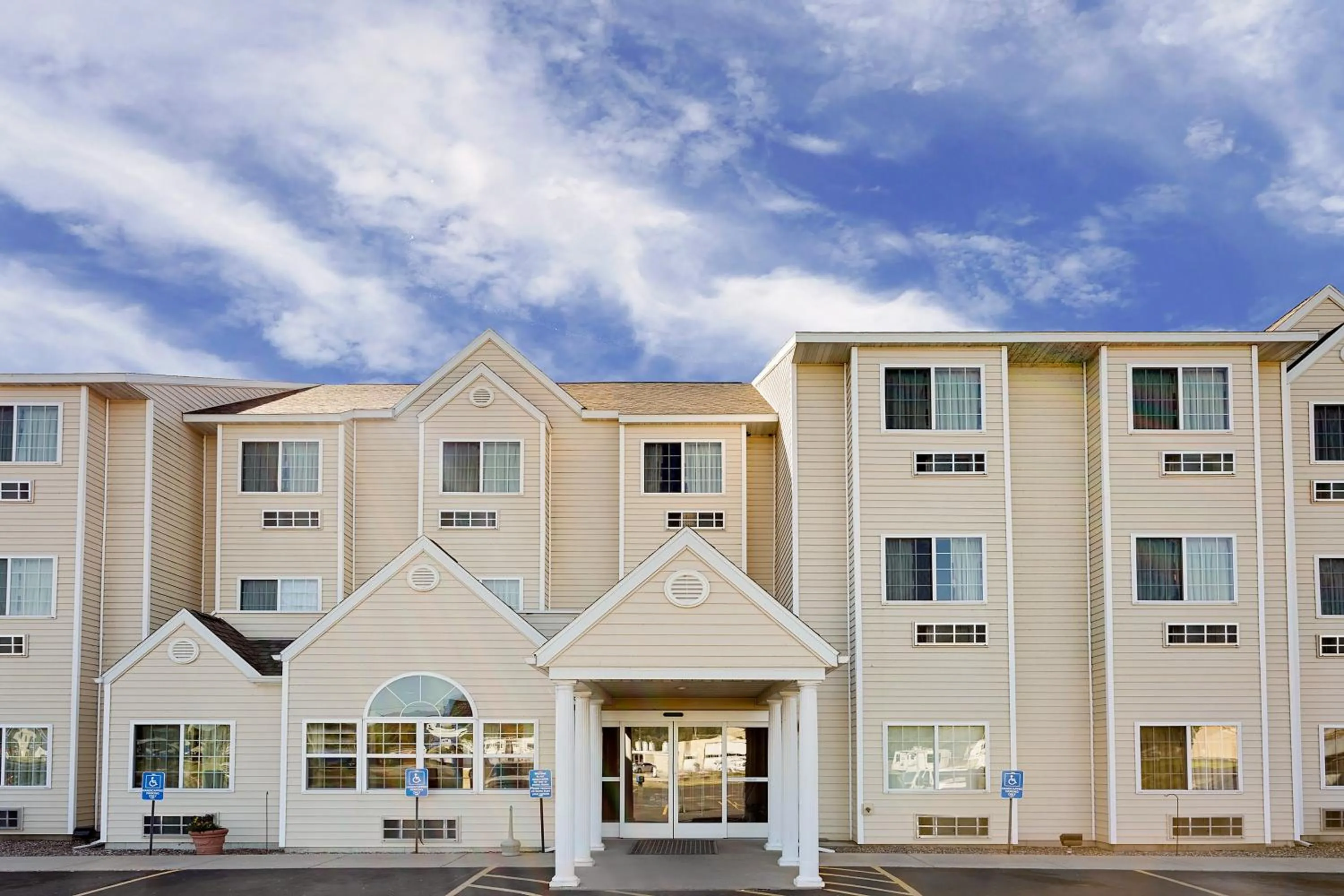 Property building in Microtel Inn & Suites by Wyndham Prairie du Chien