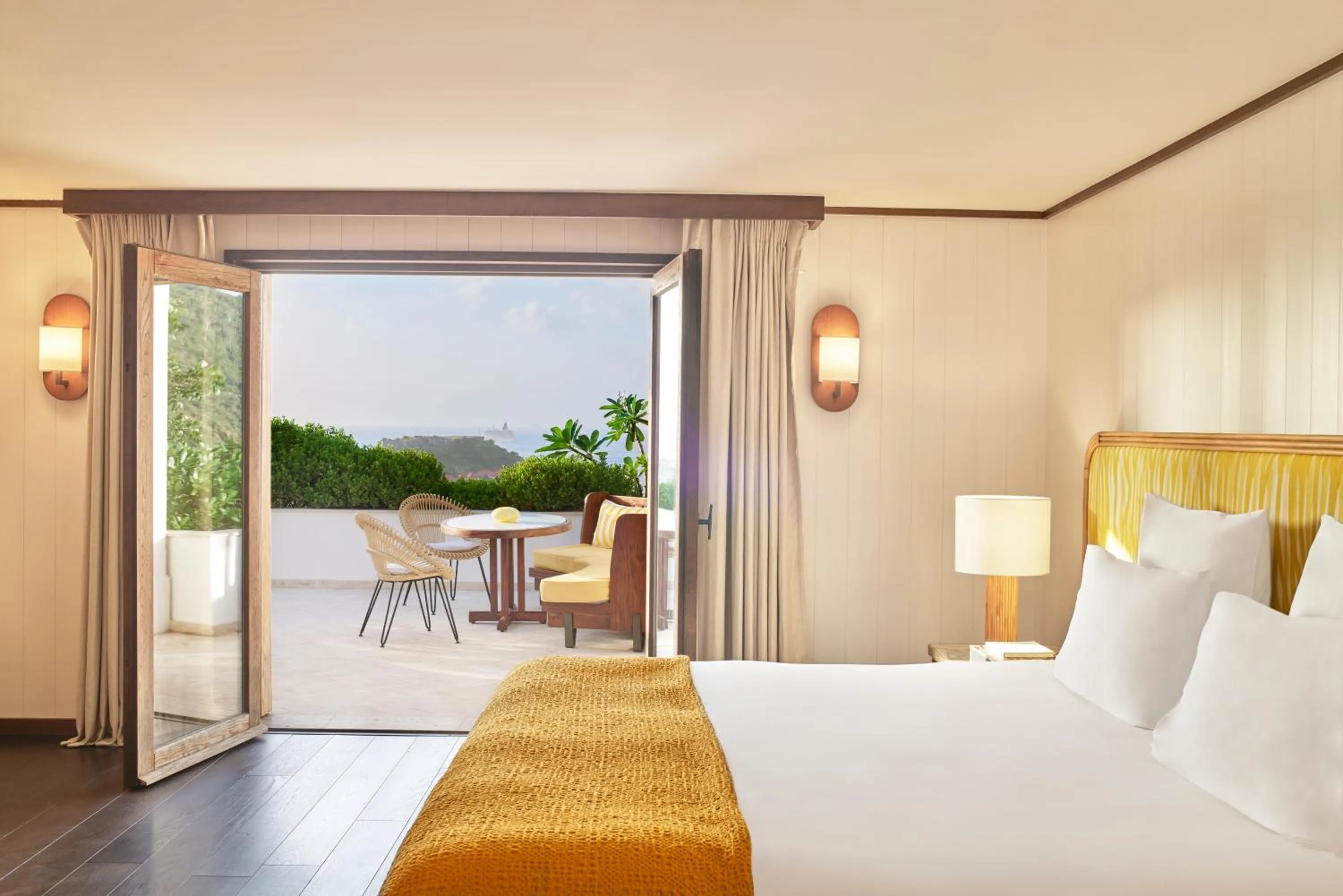 Sea view, Bed in Hôtel Barrière Le Carl Gustaf St Barth