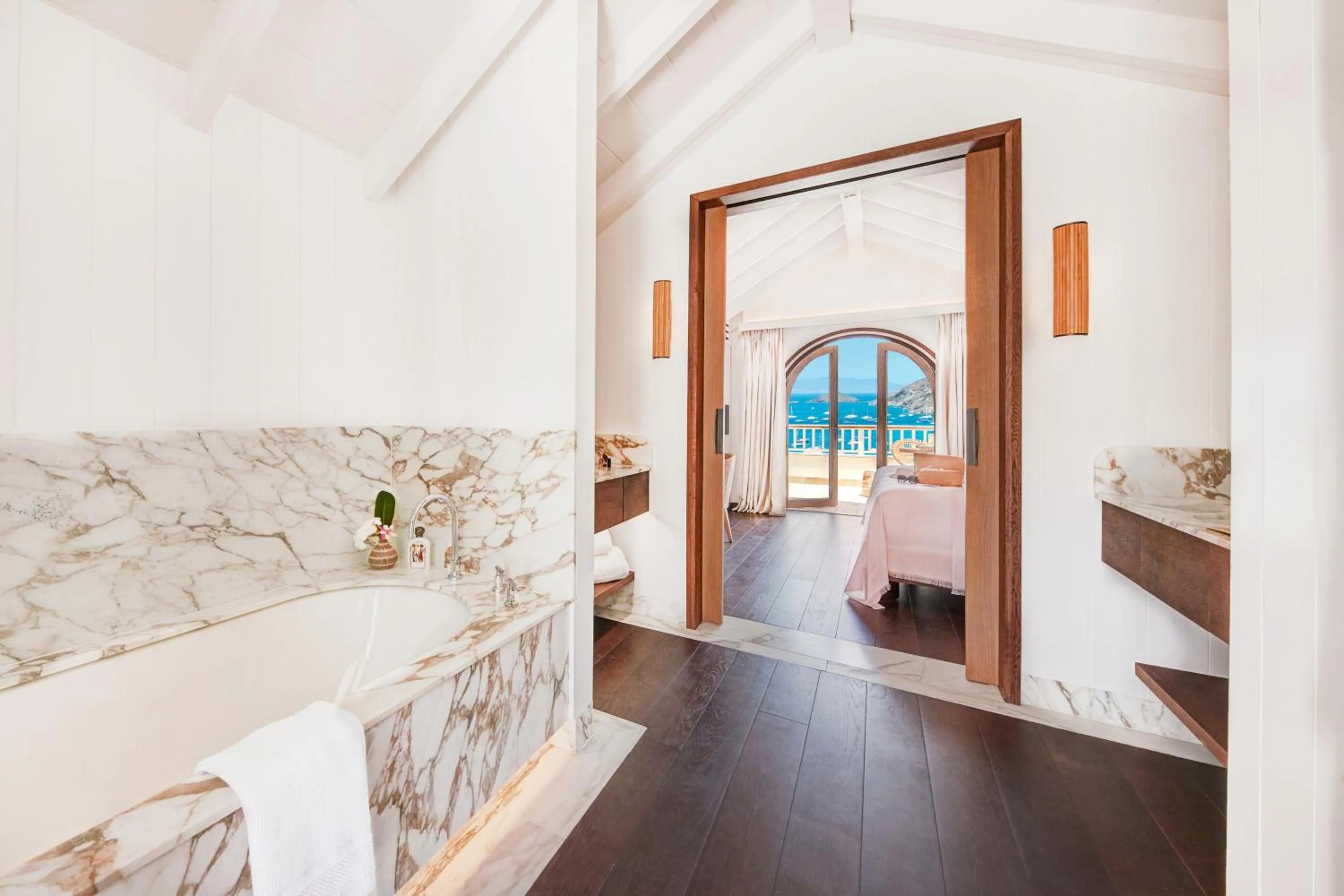 Bathroom, Bed in Hôtel Barrière Le Carl Gustaf St Barth